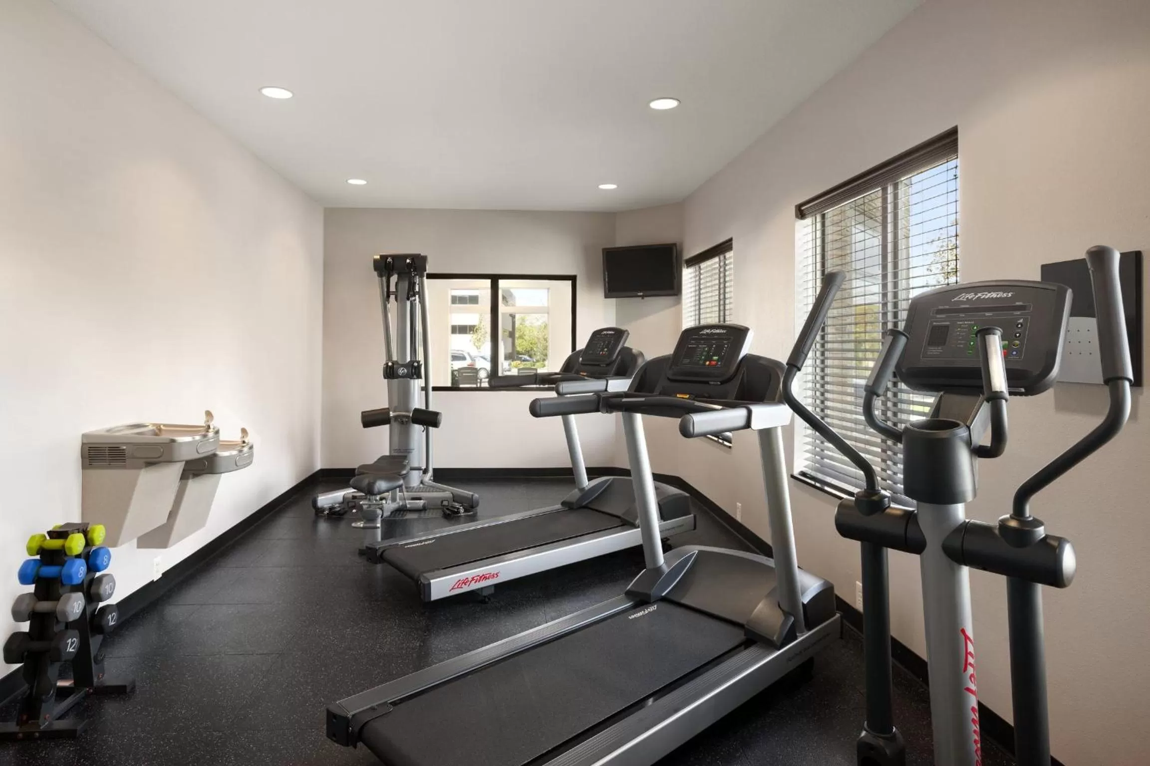 Fitness centre/facilities in Country Inn & Suites by Radisson, Charlottesville-UVA, VA
