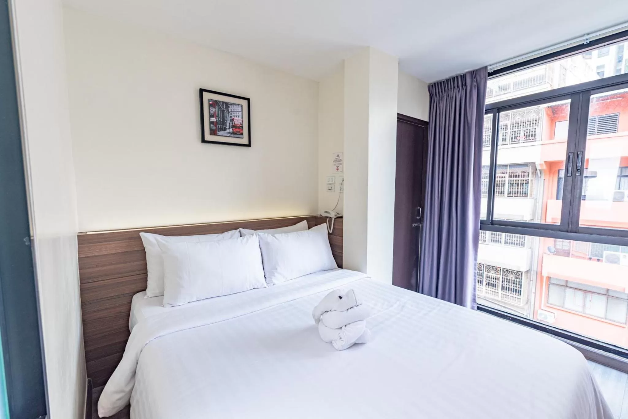 Bedroom, Bed in Sovereign Group Hotel at Pratunam