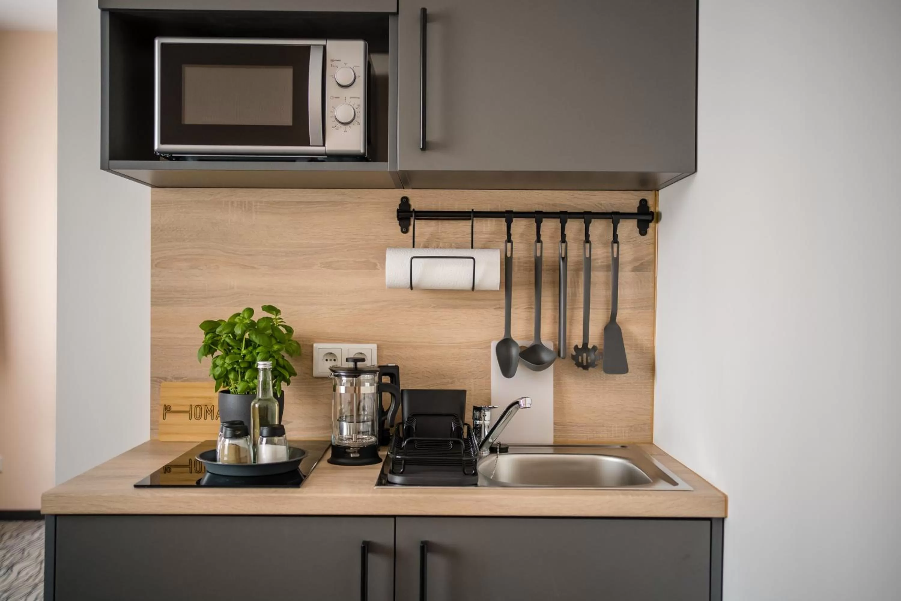 Coffee/tea facilities, Kitchen/Kitchenette in Point Hotel Apartments and Rooms