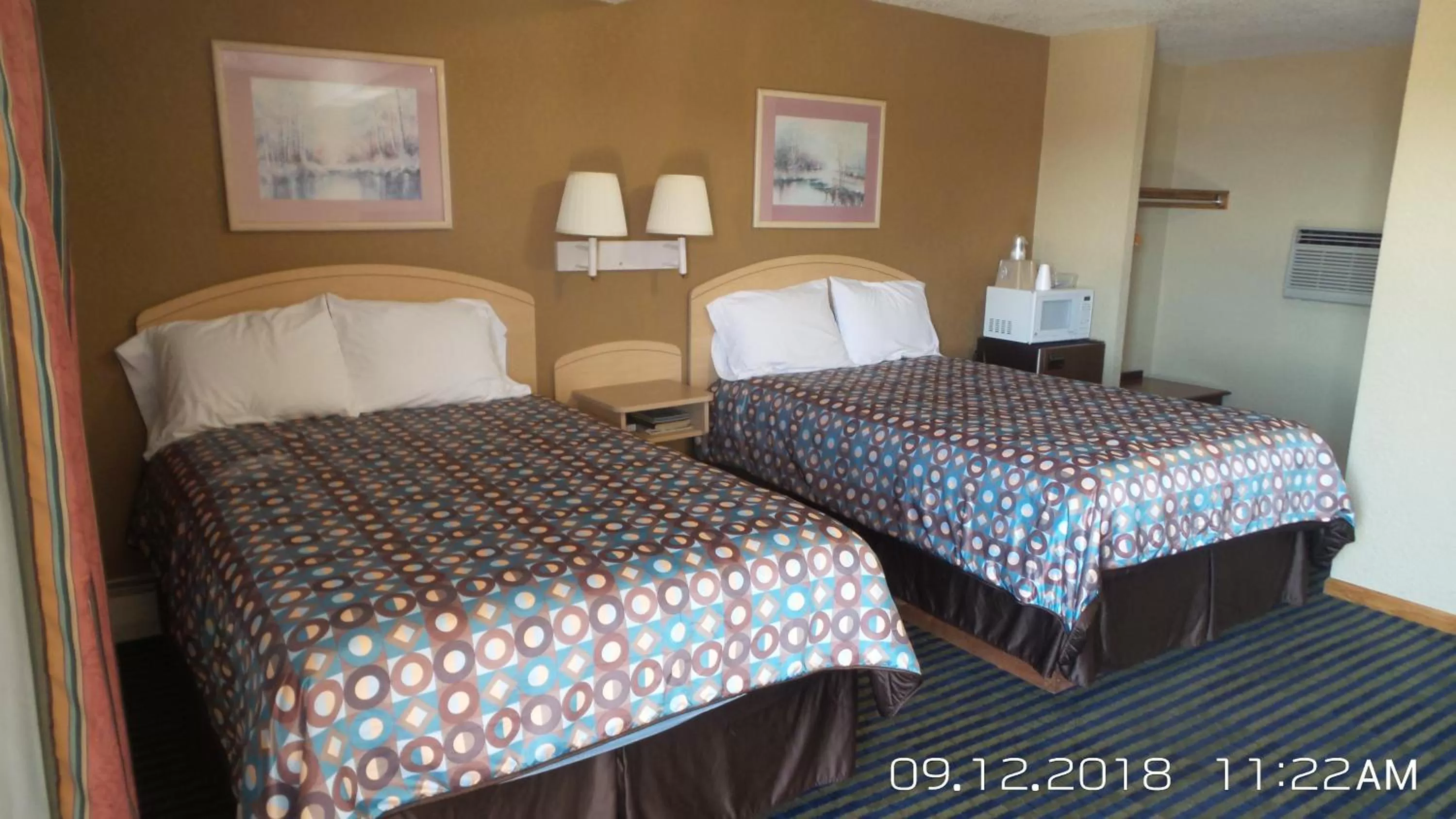 Bed in Rivers EDGE MOTEL