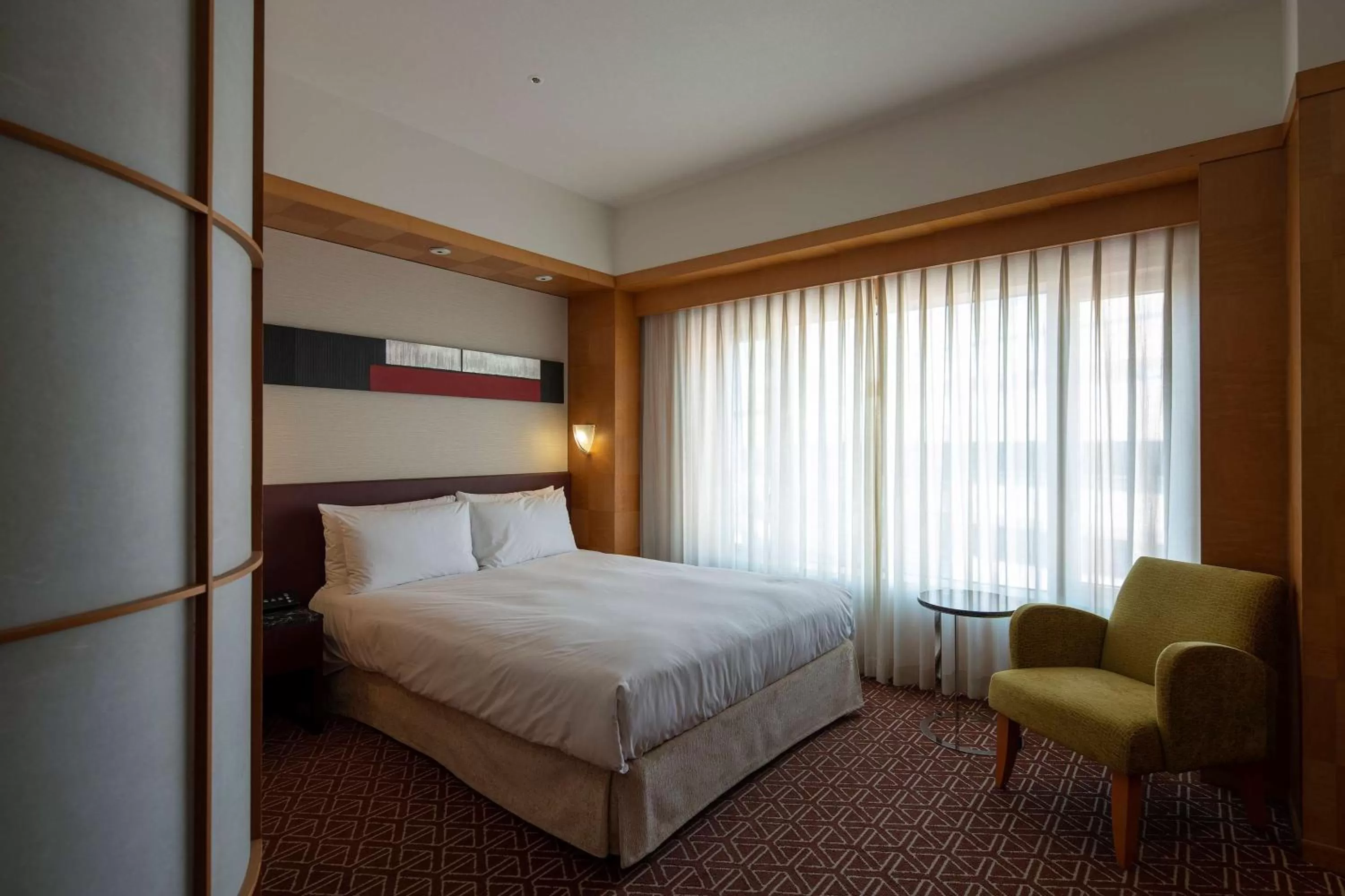 Bedroom, Bed in Grand Hyatt Fukuoka