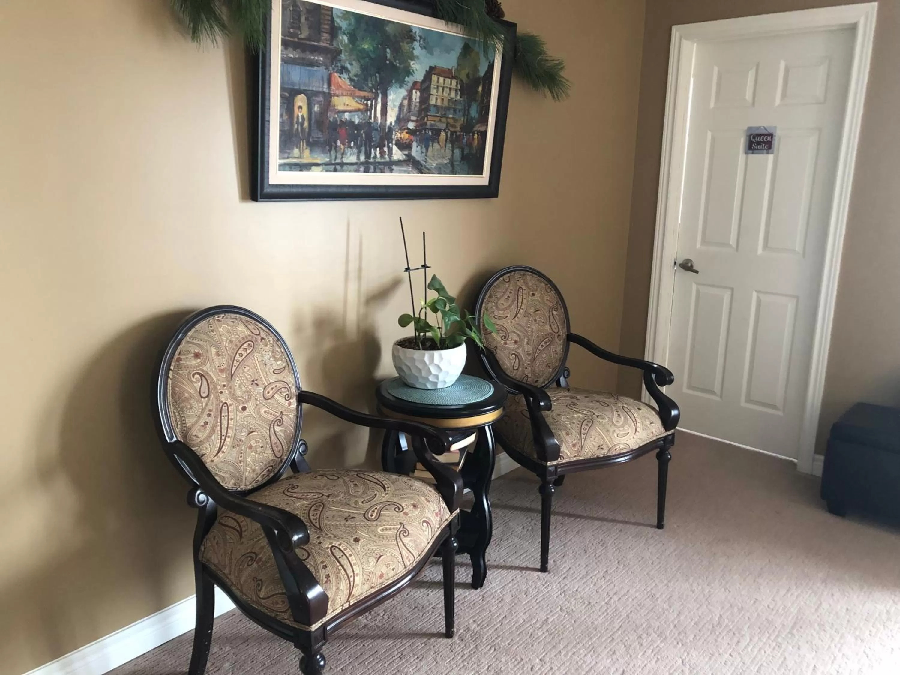 Seating area in Willow Pond Satellite B&B