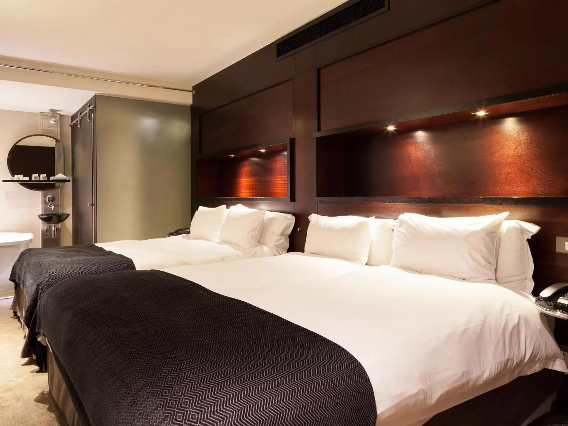 Family Suite (2 Adults + 2 Children) in Colosseum Hotel Family Suite (2 Adults + 2 Children) in Colosseum Hotel