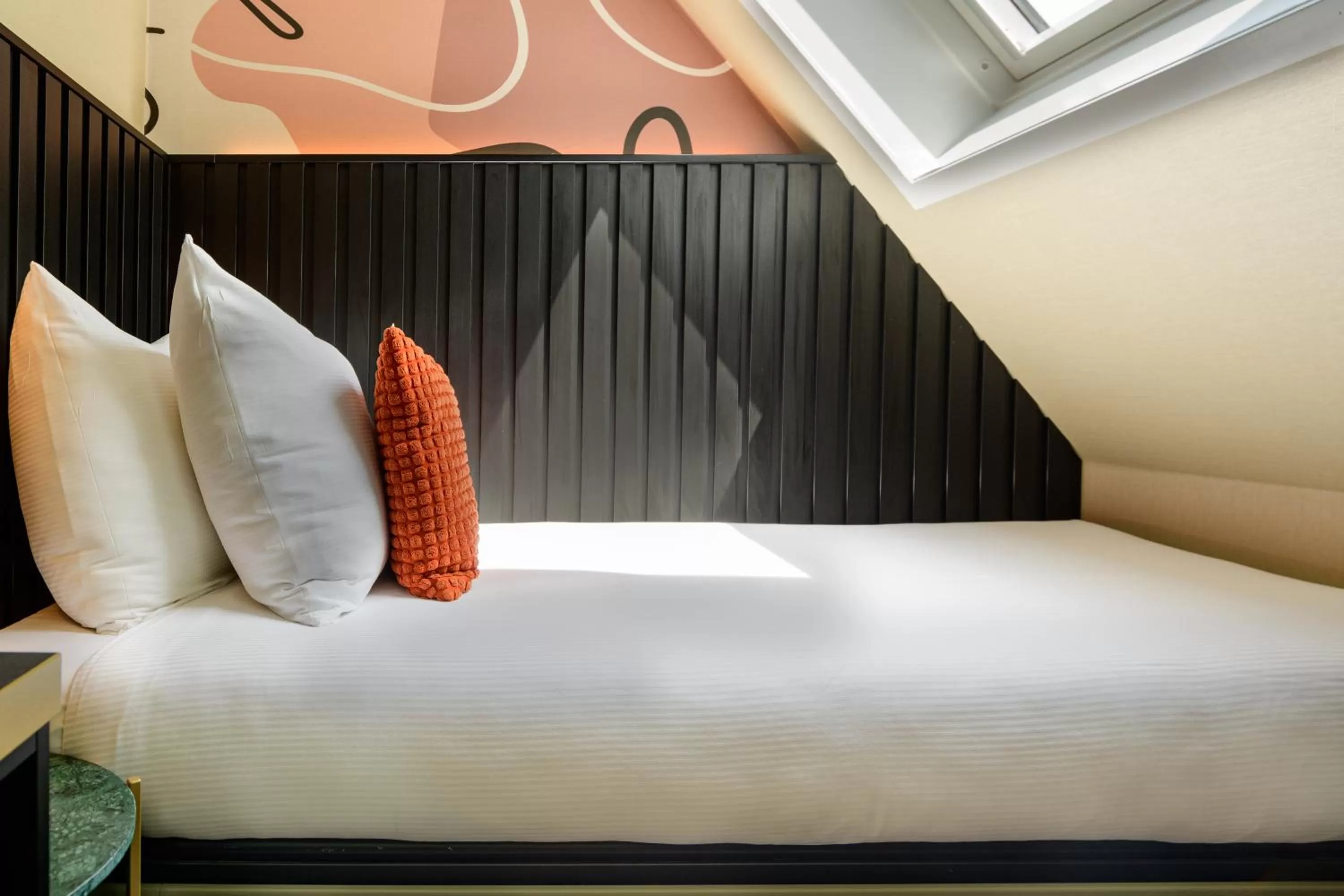 Bed in Huygens Place Amsterdam