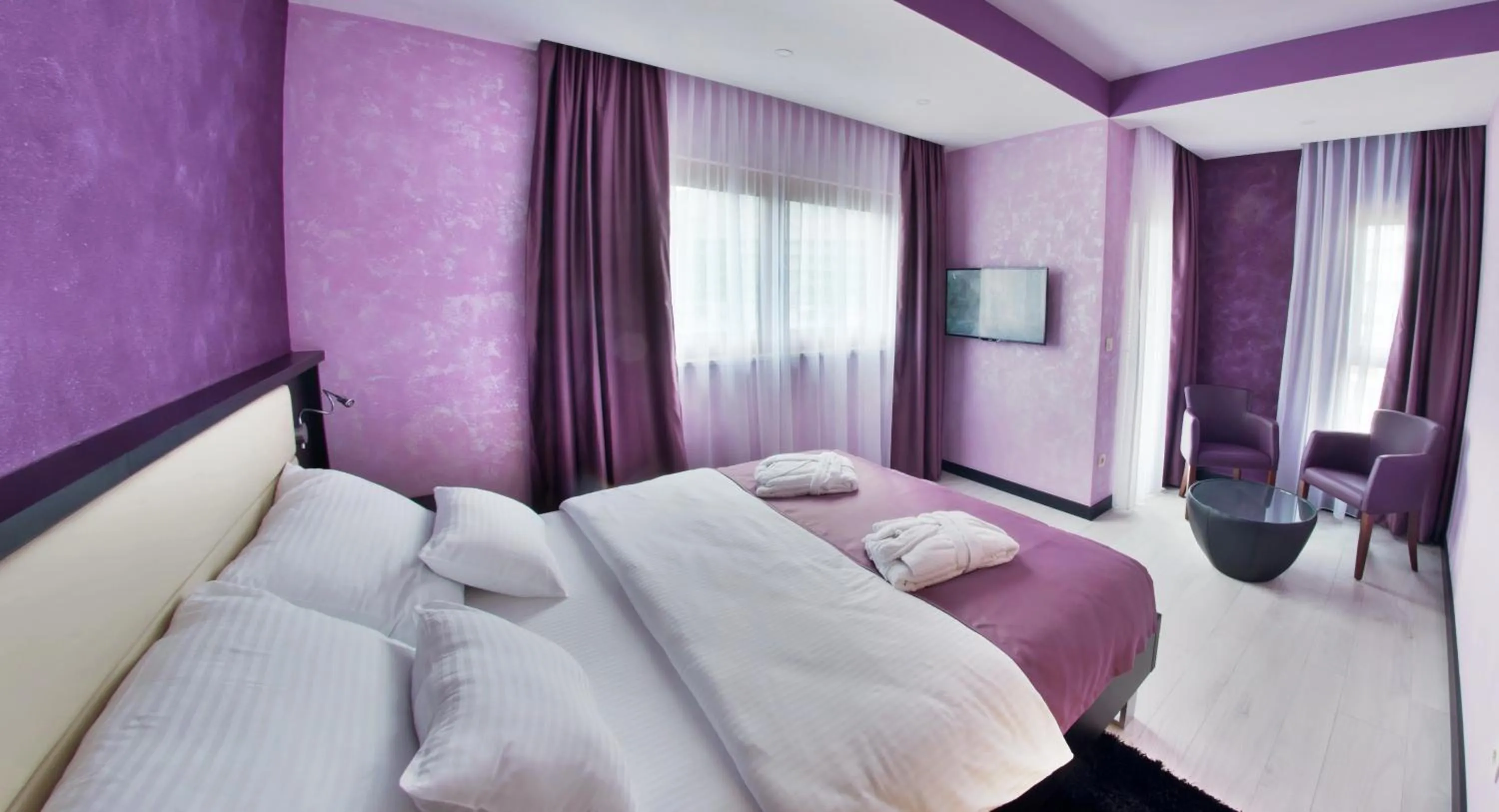 TV and multimedia, Bed in Hotel Mostar