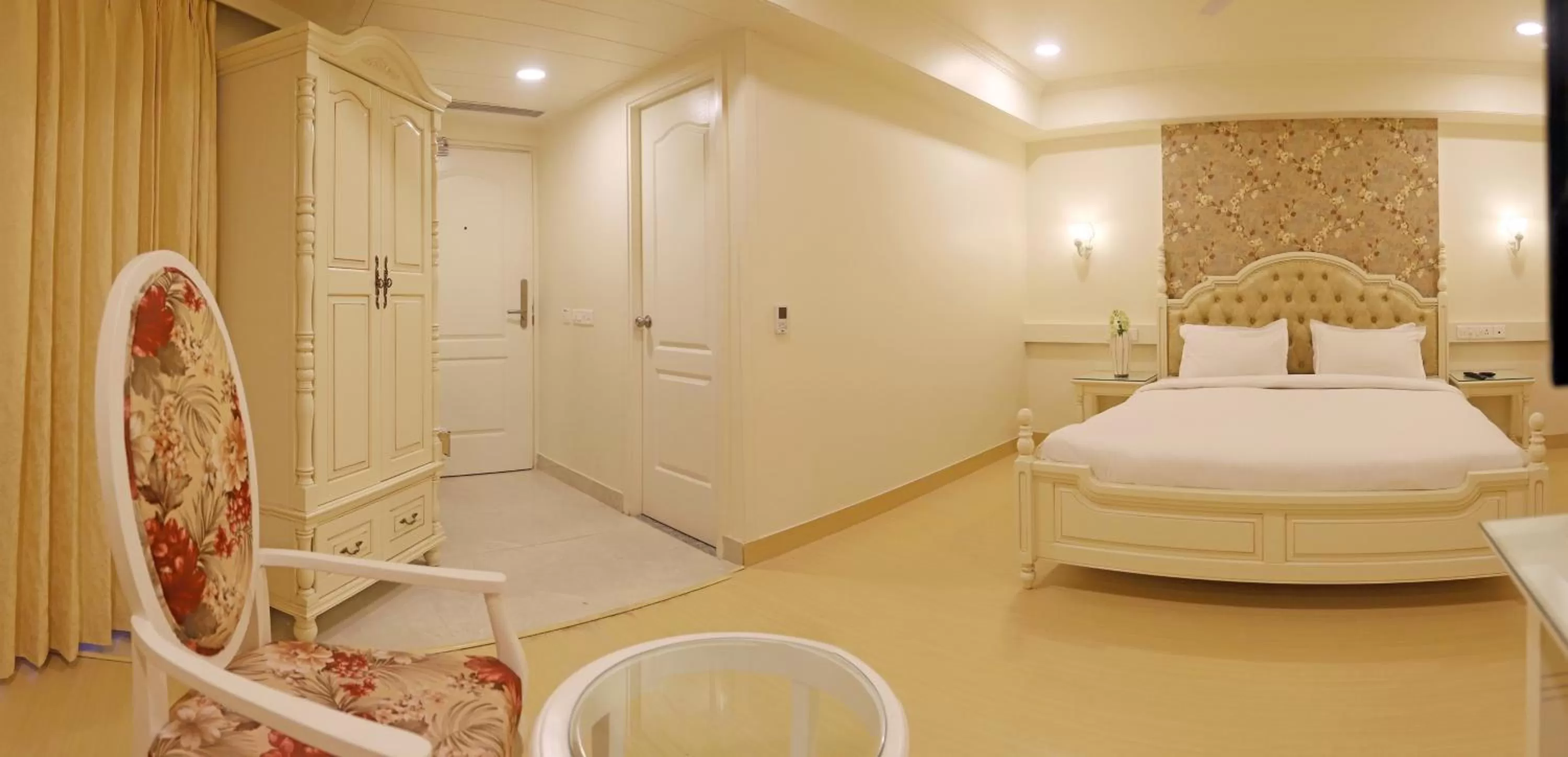 Bed in Hotel Magenta-City Center Bani Park Jaipur