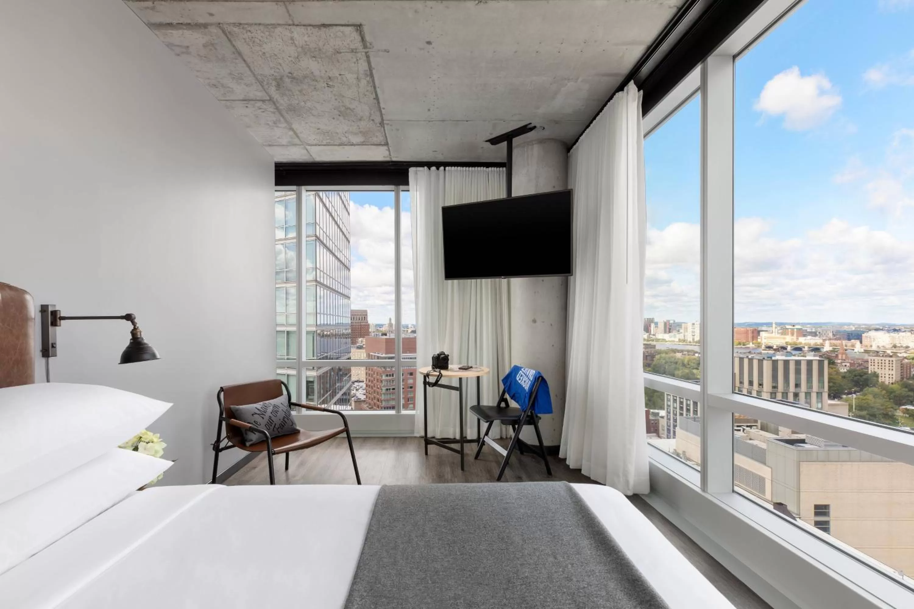 Bedroom, Bed in Moxy Boston Downtown