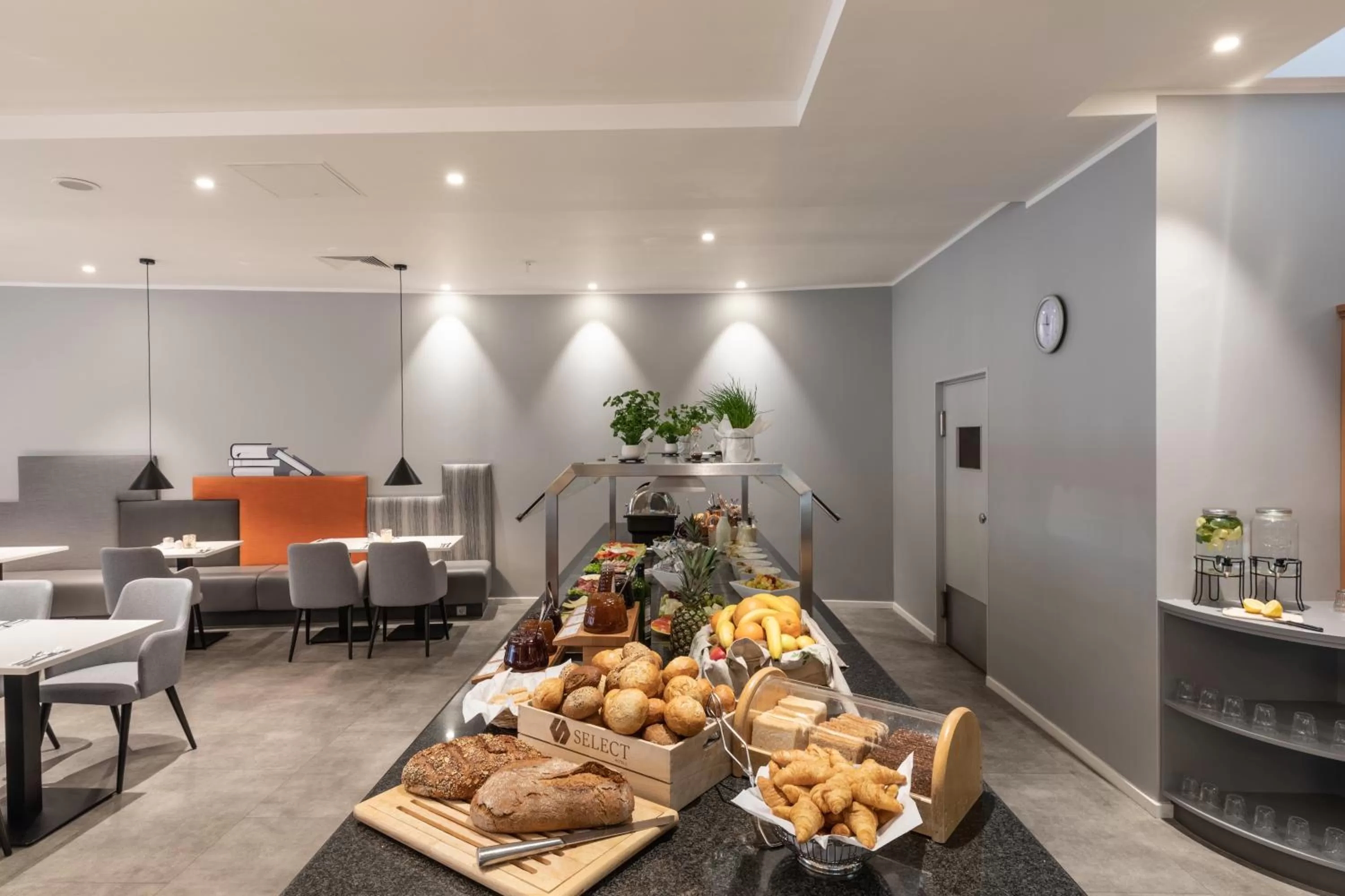 Breakfast in Garner Hotel Wiesbaden City by IHG