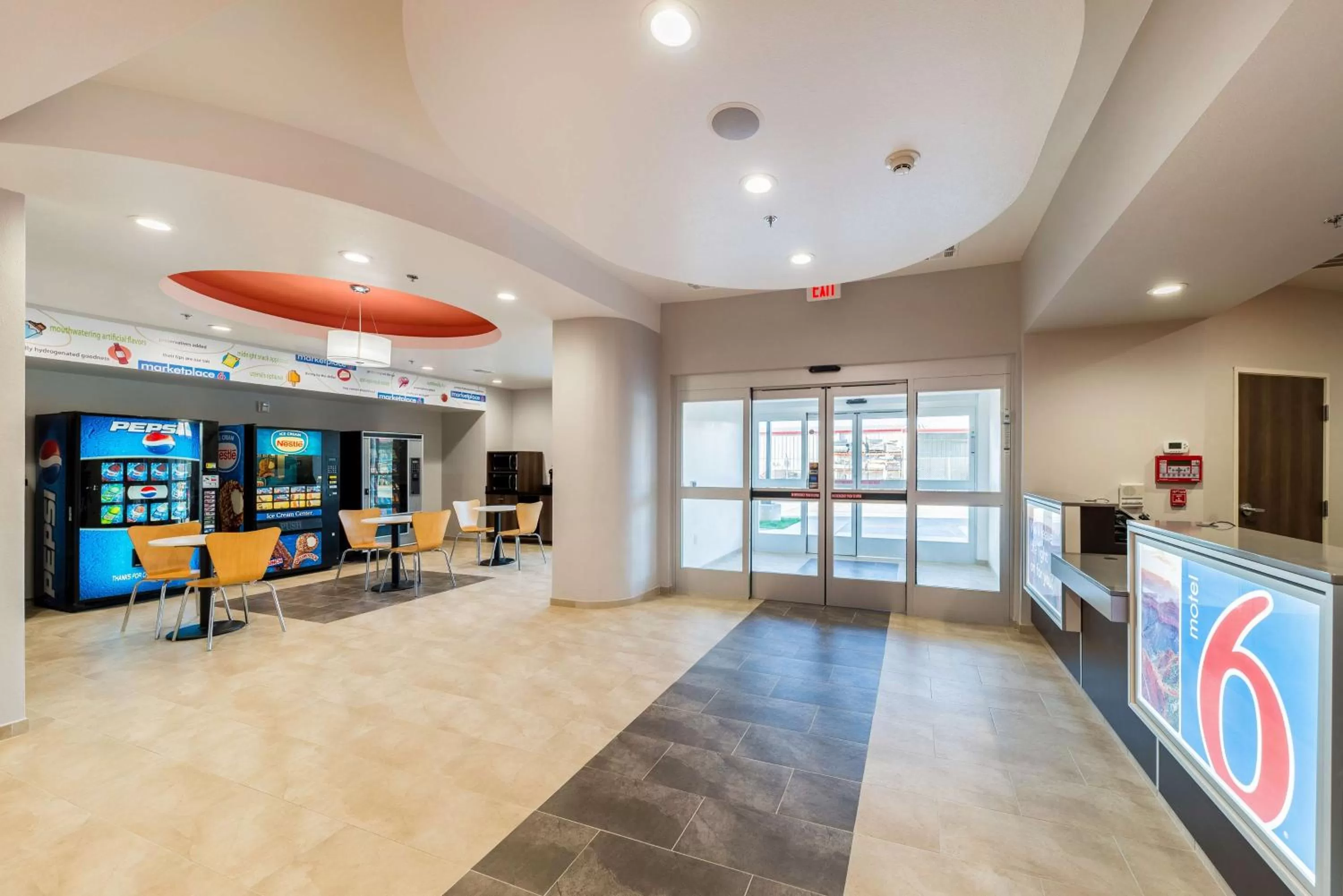 Lobby or reception in Motel 6 Fort Worth, TX - North - Saginaw