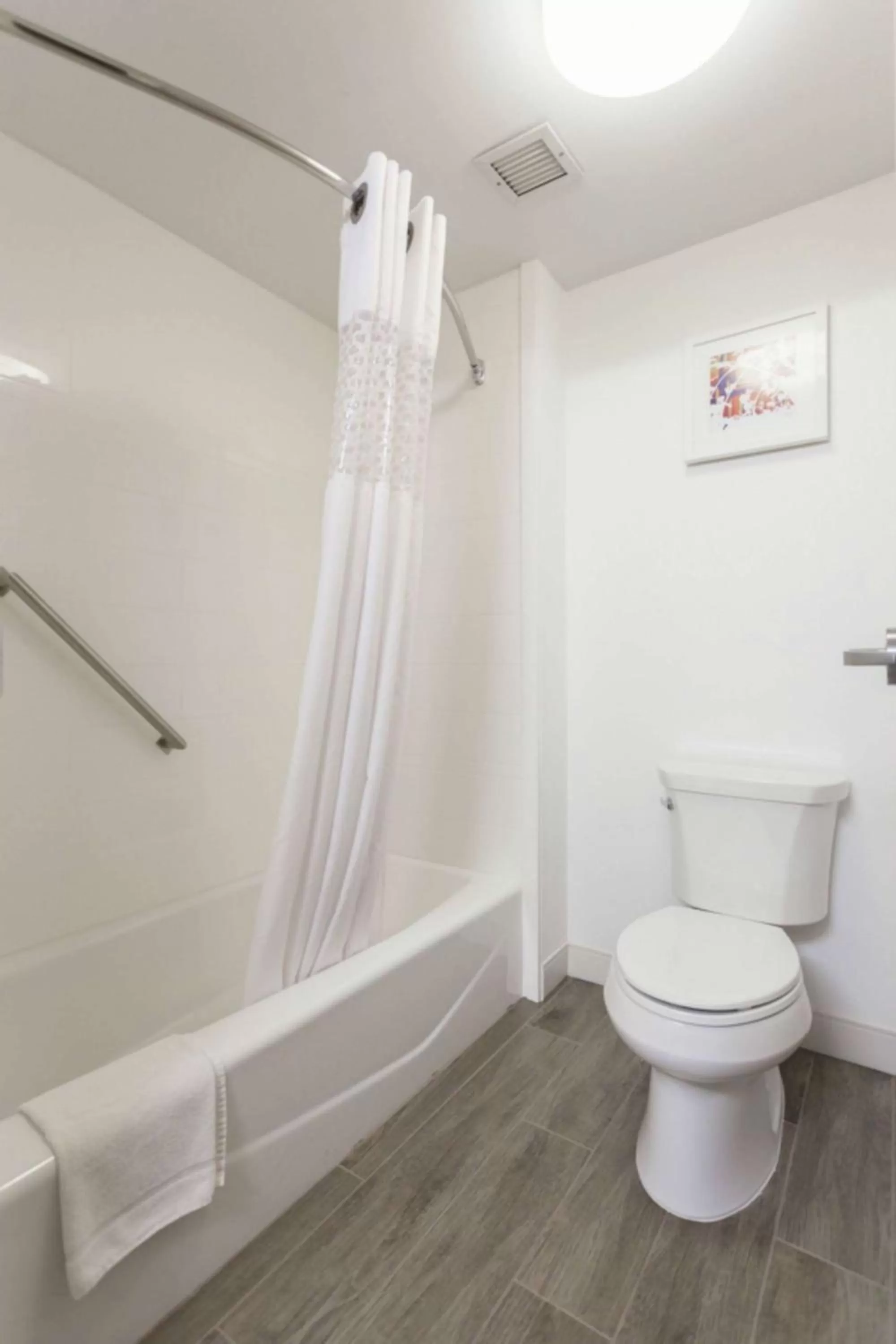 Bathroom in Hampton Inn & Suites Dallas DFW Airport North Grapevine