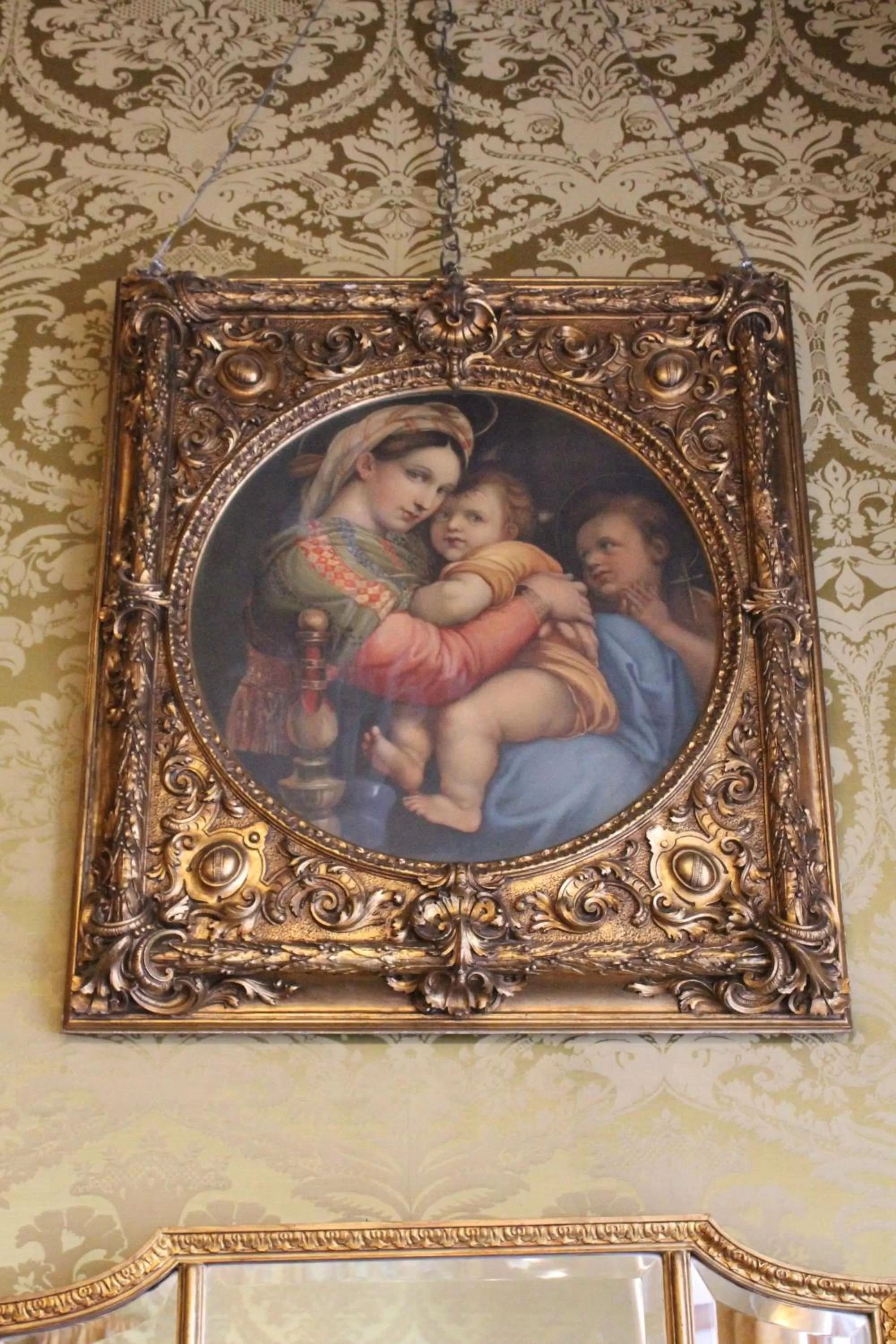 Decorative detail in Hotel Palazzo Abadessa