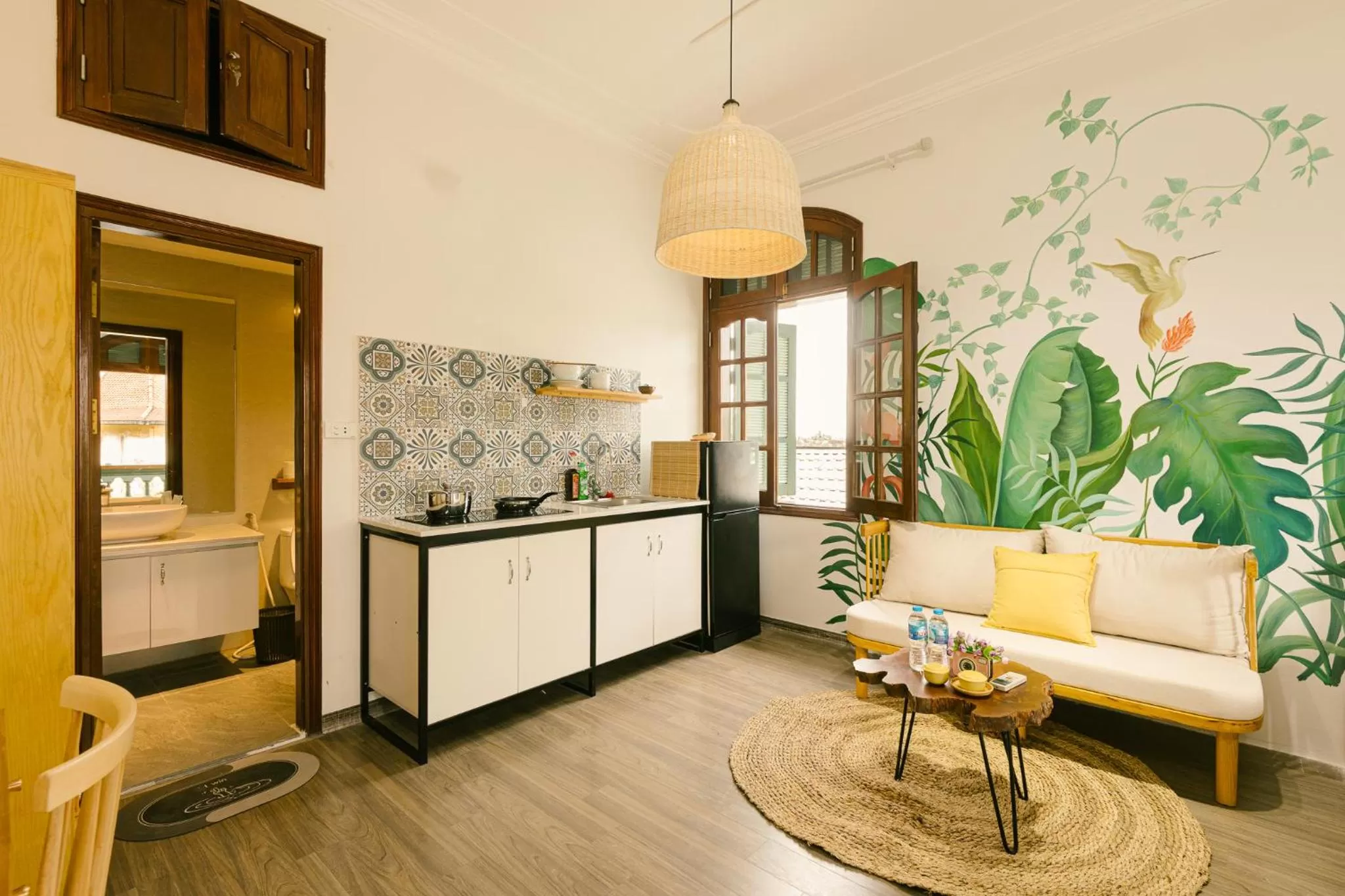 Kitchen or kitchenette in Eden Westlake Hotel