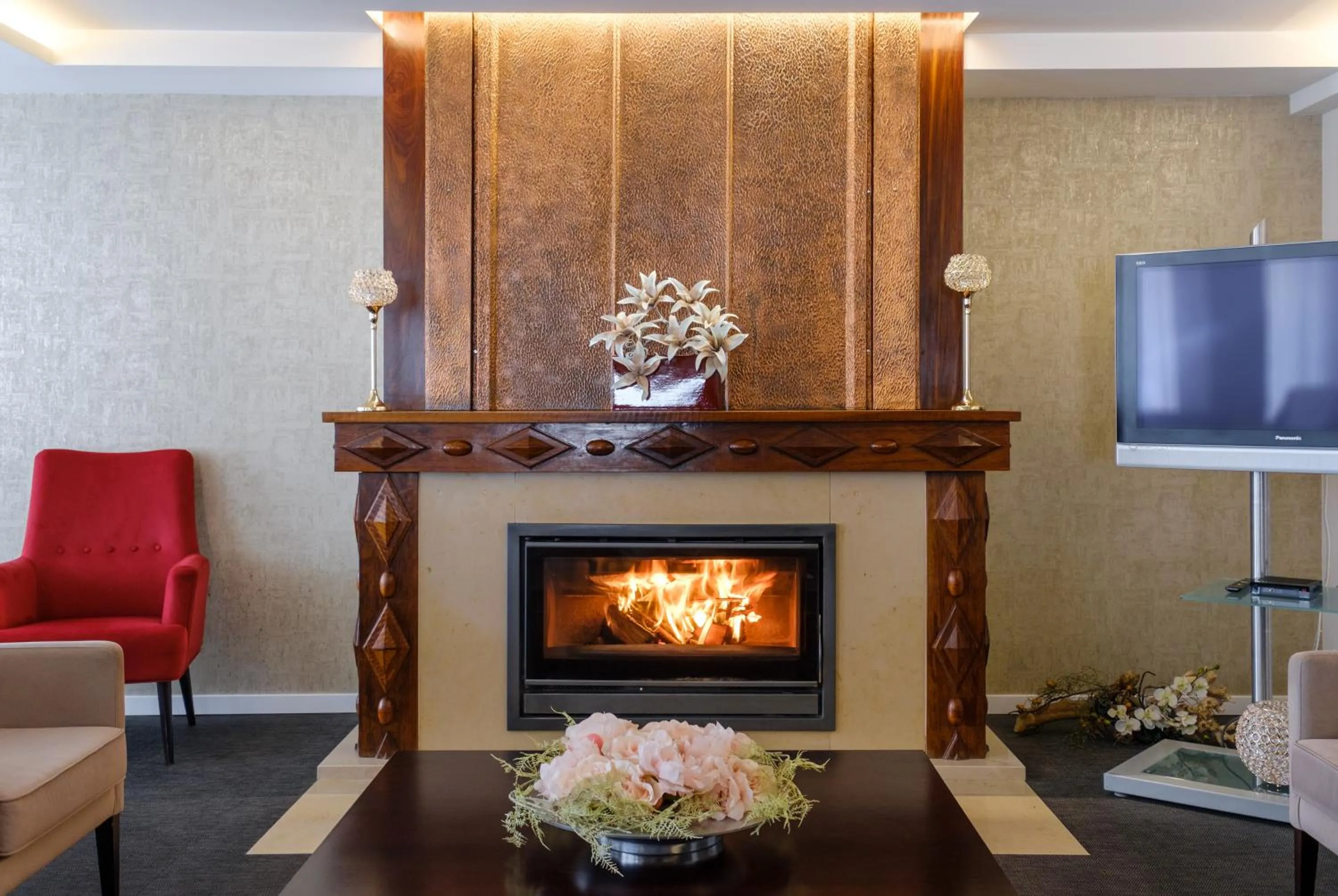 Communal lounge/ TV room in Hotel Regina