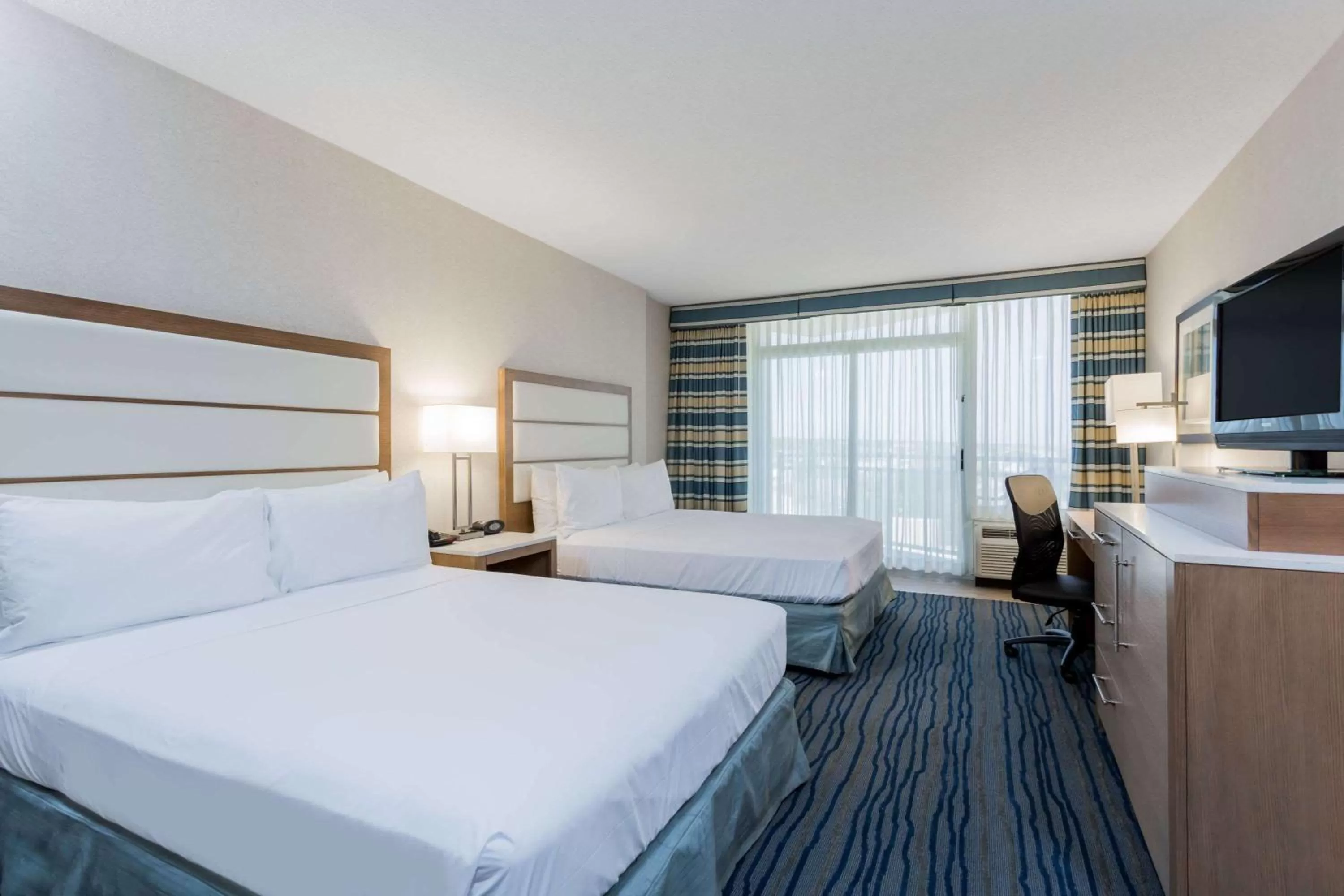 Oceanfront Mobility Accessible 2 Queen Beds - Pet-Friendly in Wyndham Virginia Beach Oceanfront
