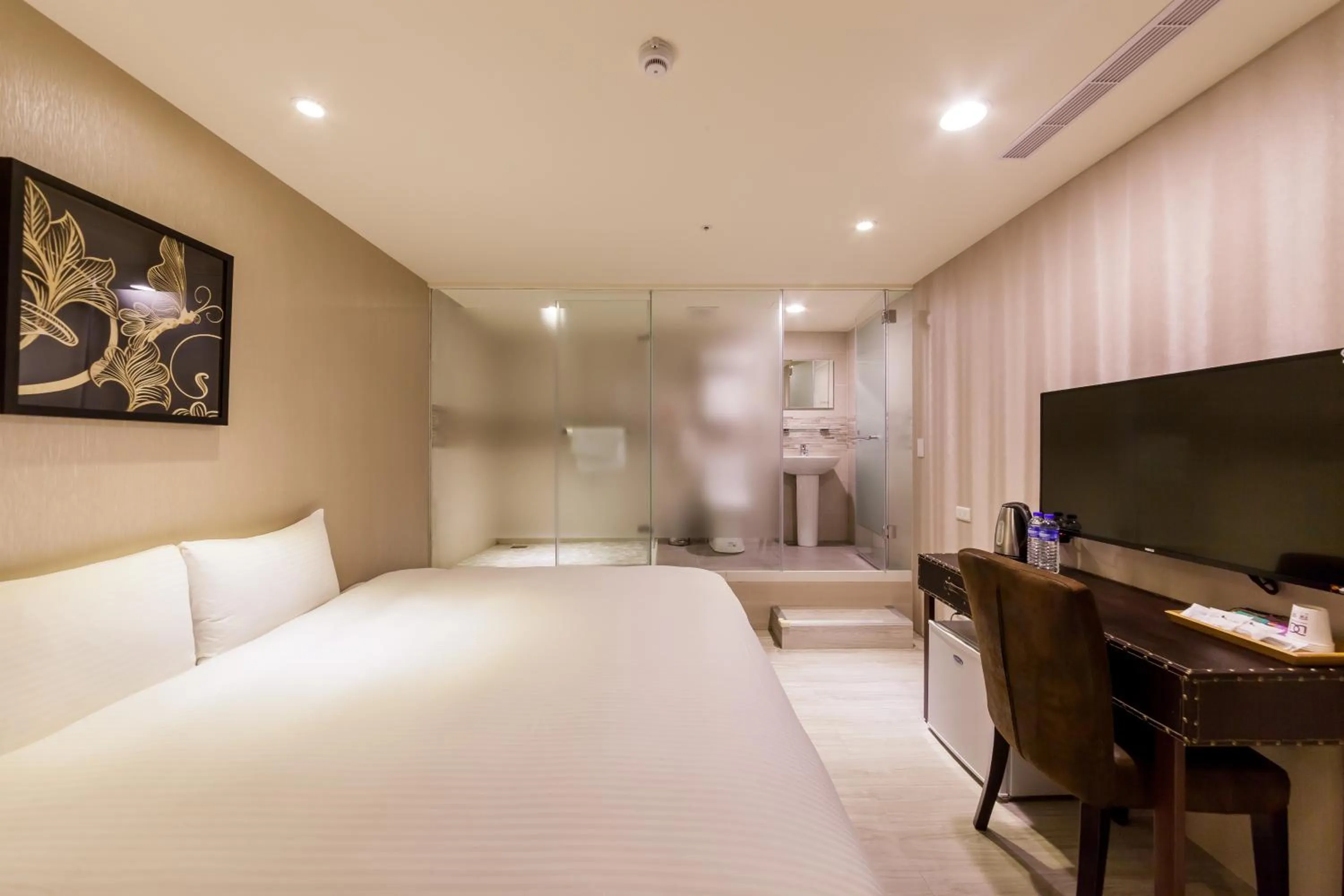 Bedroom, Bed in XinsheHotel - Chungli