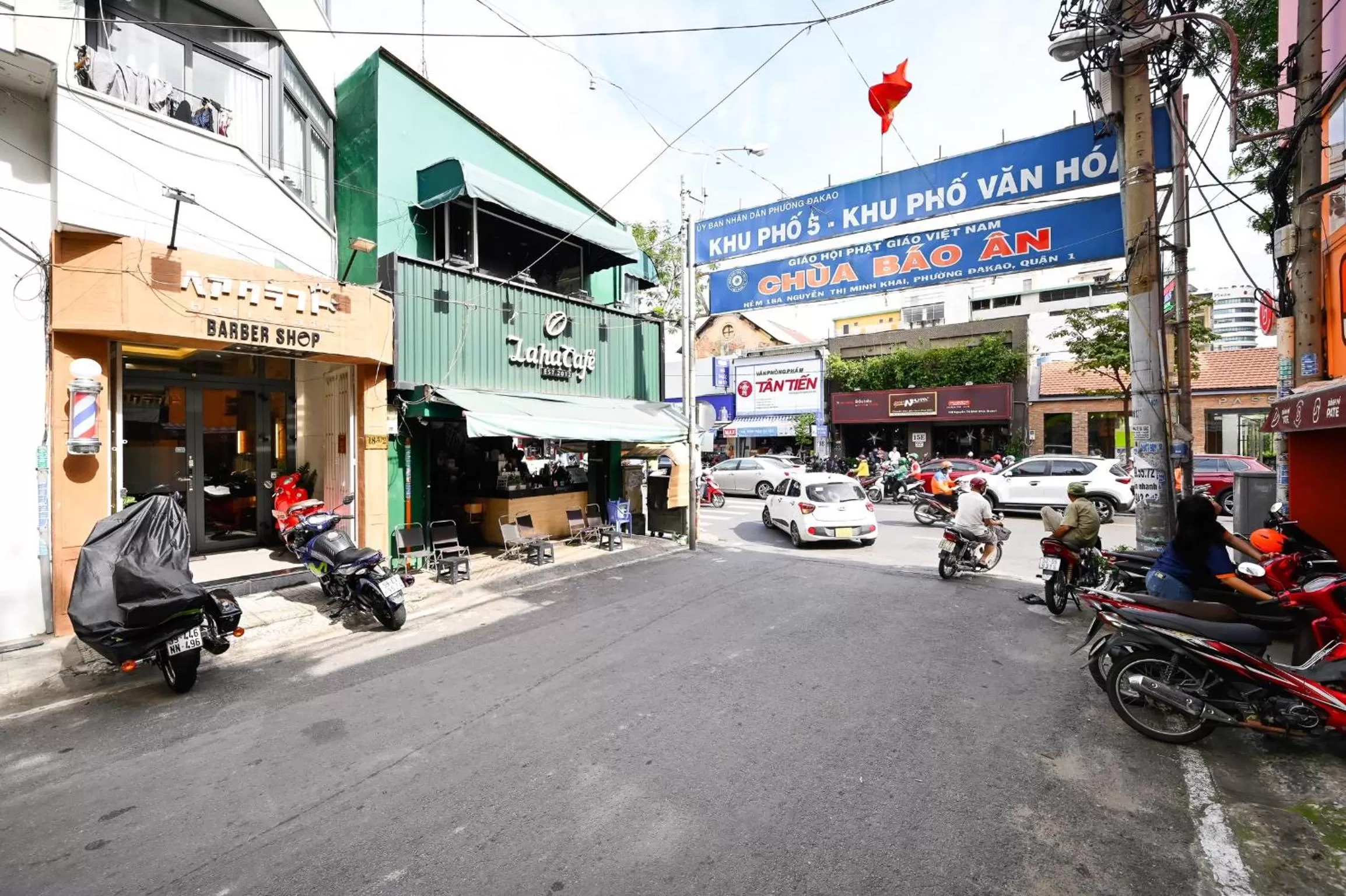Neighbourhood, Neighborhood in Huyen Homestay