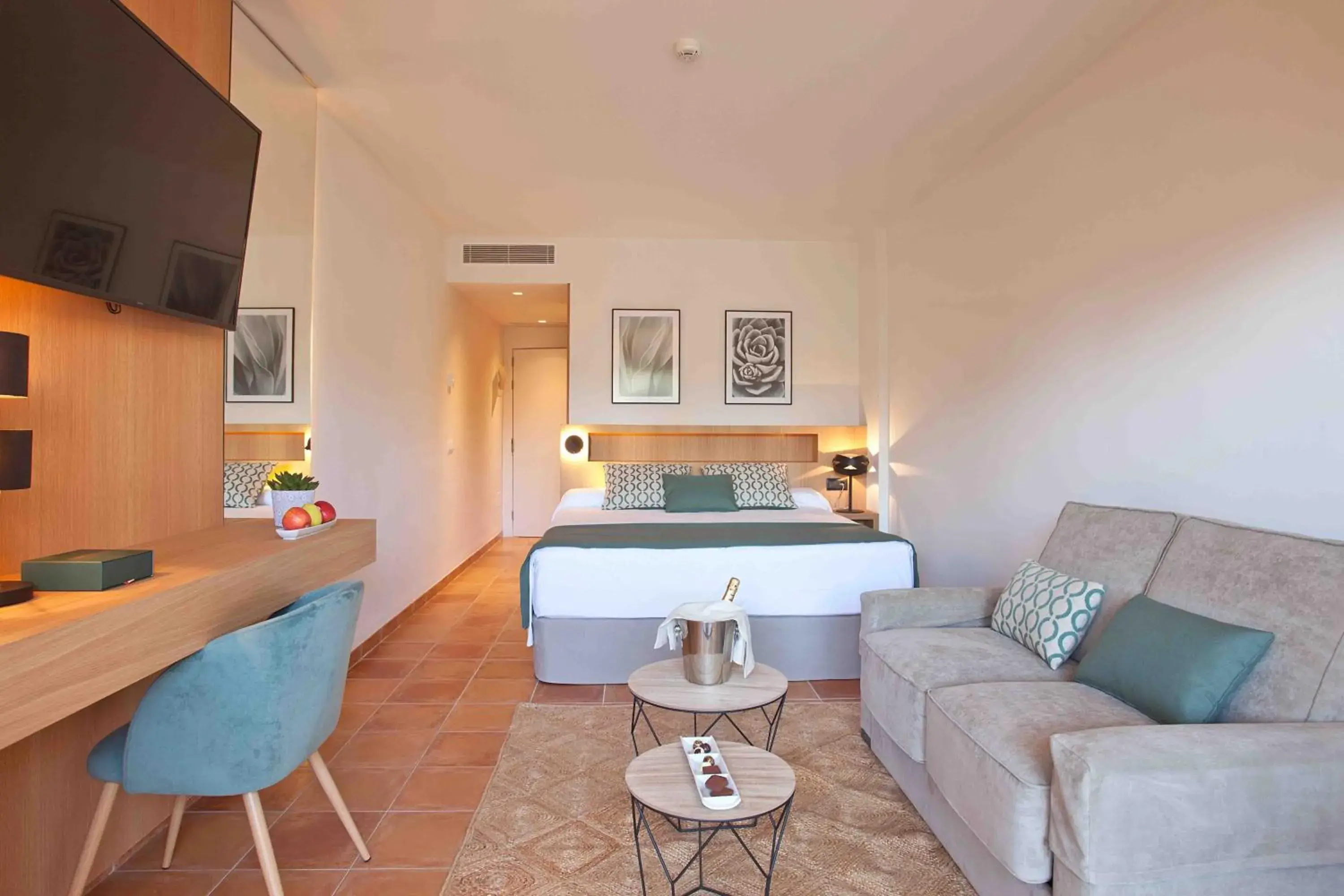 Superior Room with Spa Access in Mon Port Hotel & Spa Superior Room with Spa Access in Mon Port Hotel & Spa