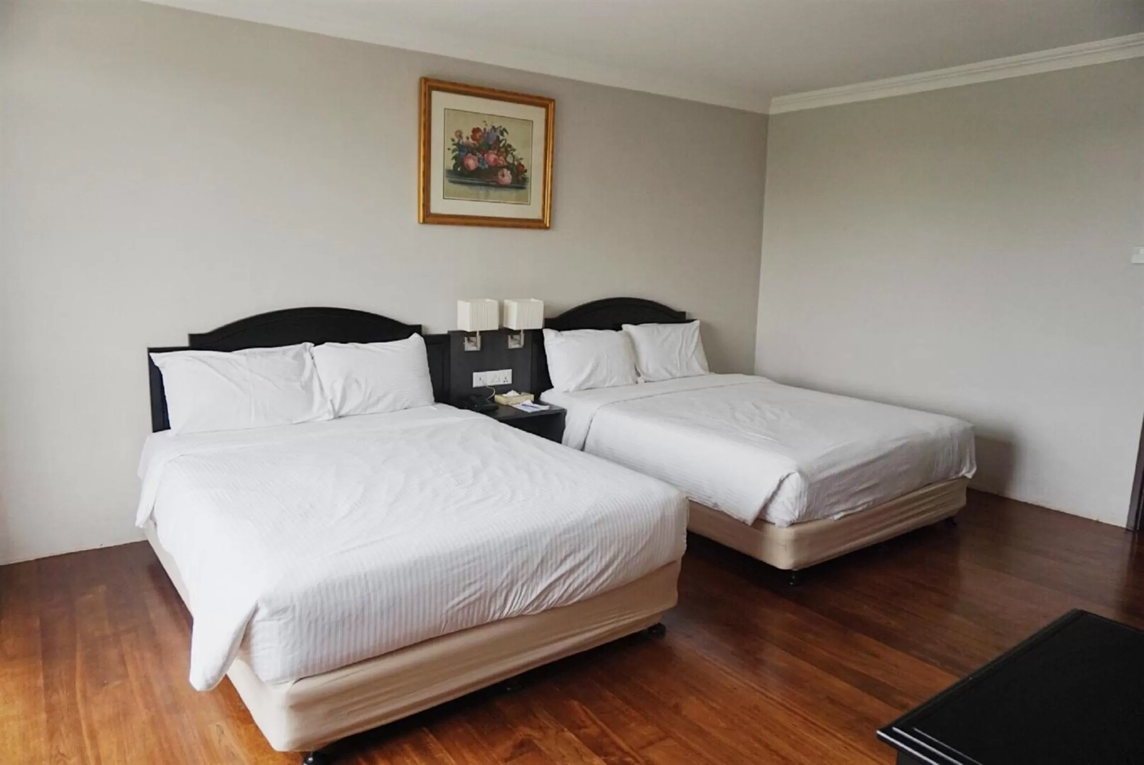 Bedroom, Bed in Kingwood Hotel Kuching