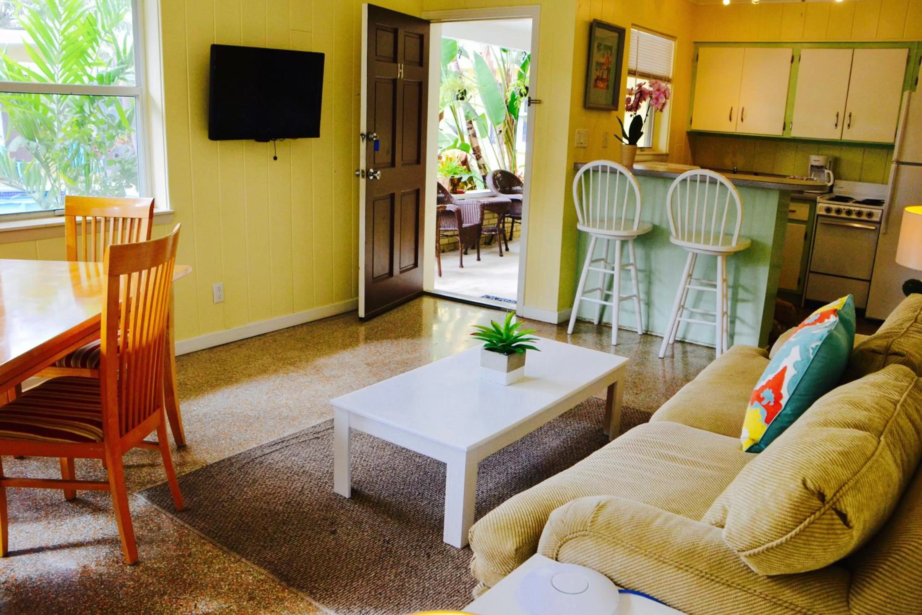 Kitchen or kitchenette in Sea Turtle Inn