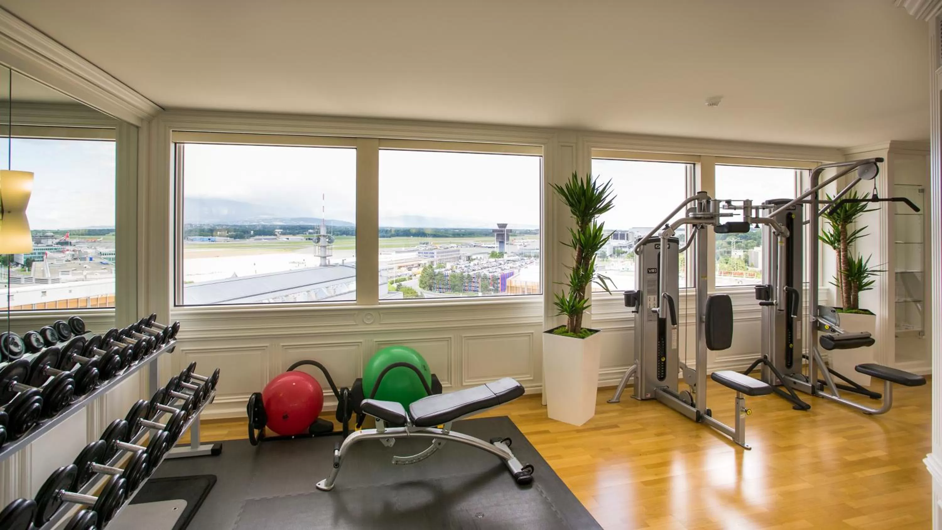 Fitness centre/facilities in Mövenpick Hotel Geneva