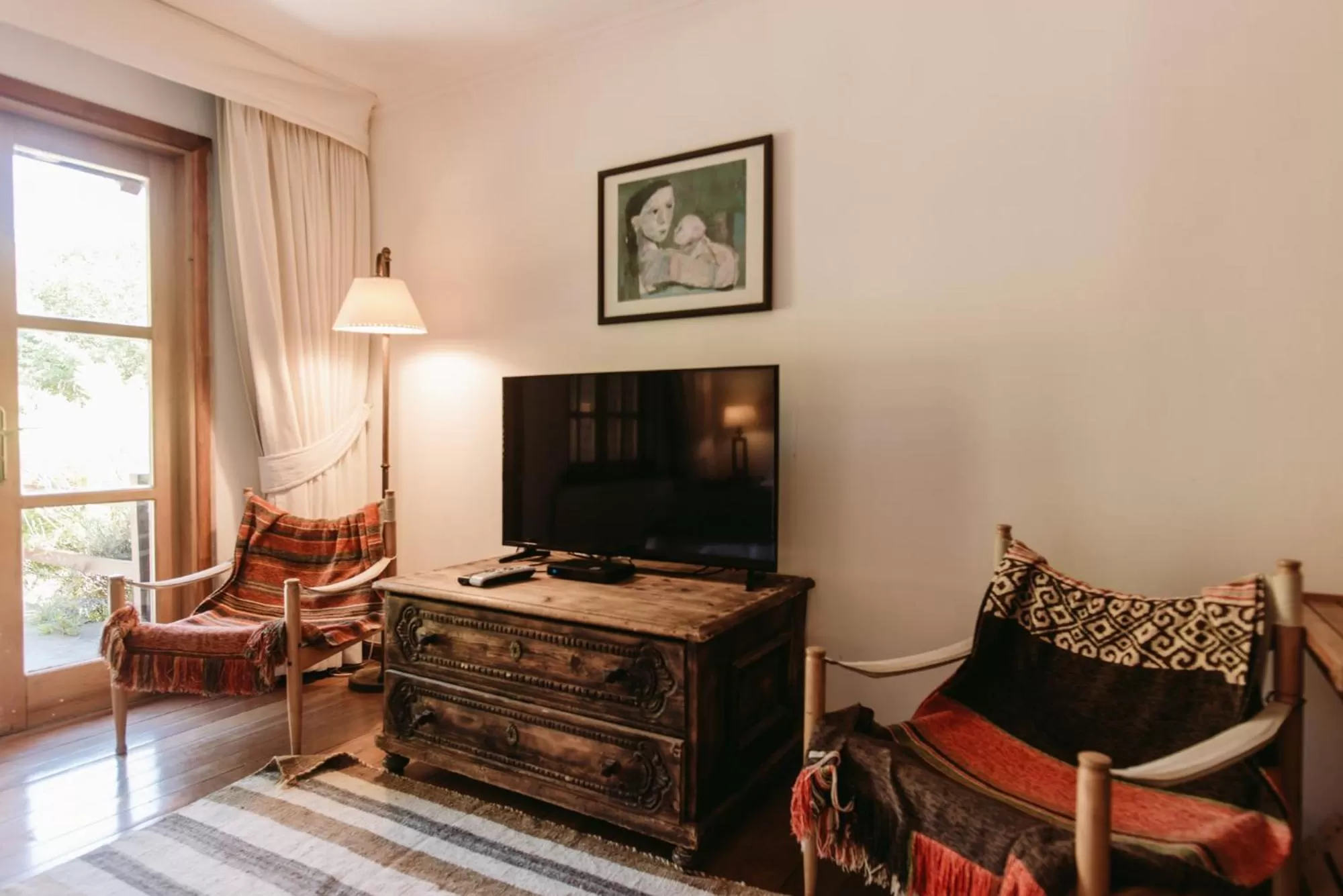 TV and multimedia, Seating Area in Hotel Posada del Río - Parque Metreñehue