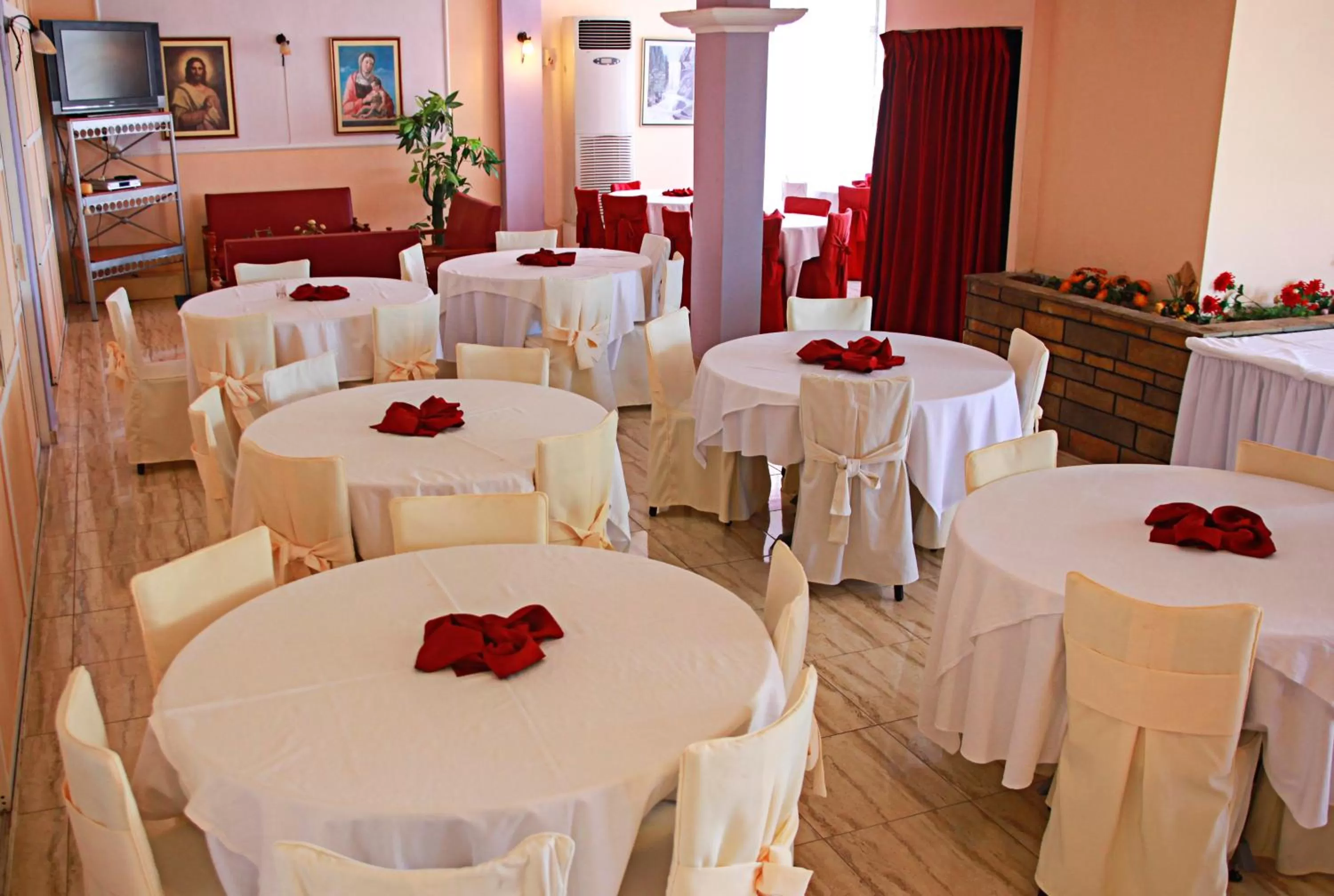 Dining area, Banquet Facilities in Achillion Palace