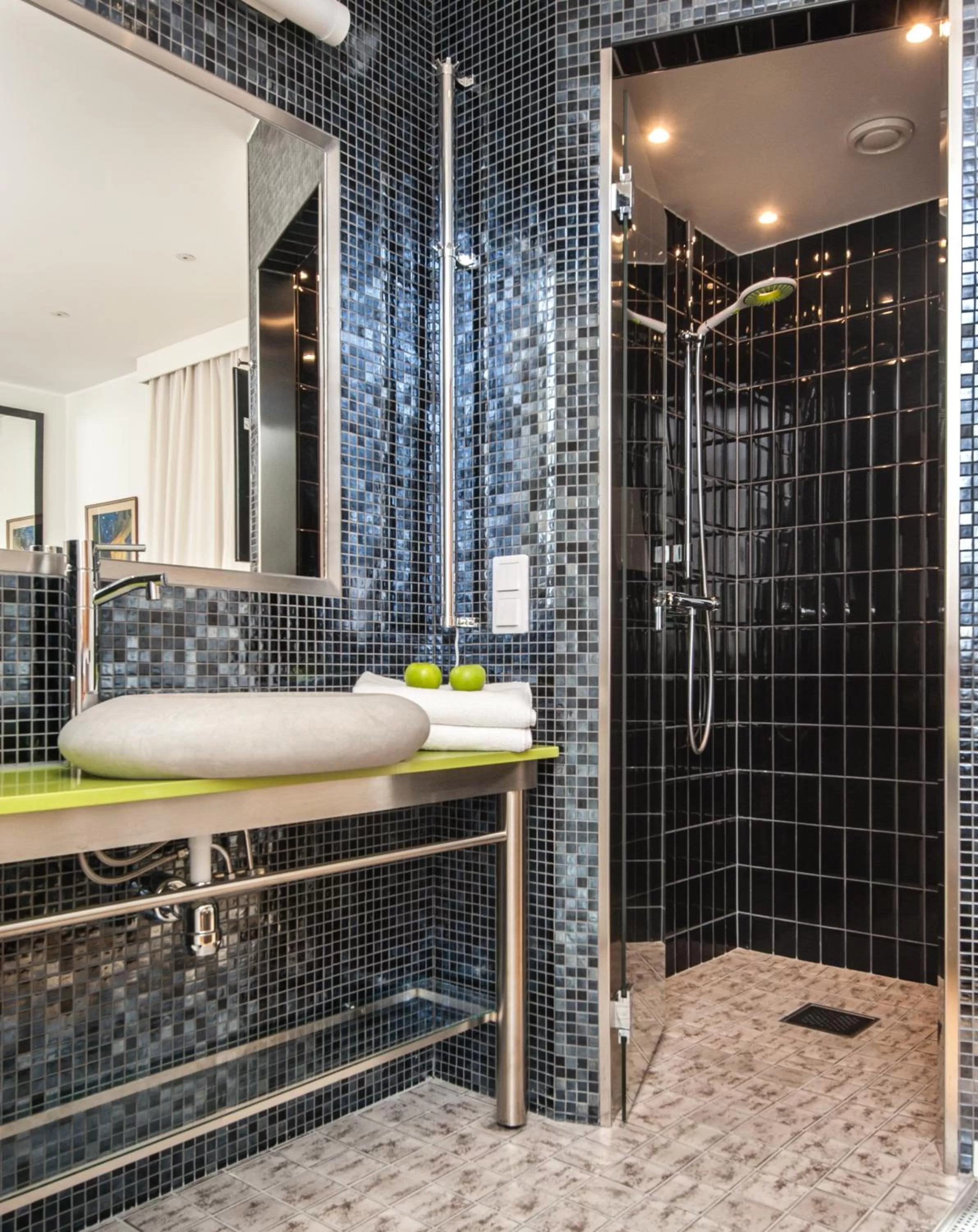 Shower in Best Western Hotell Hudik