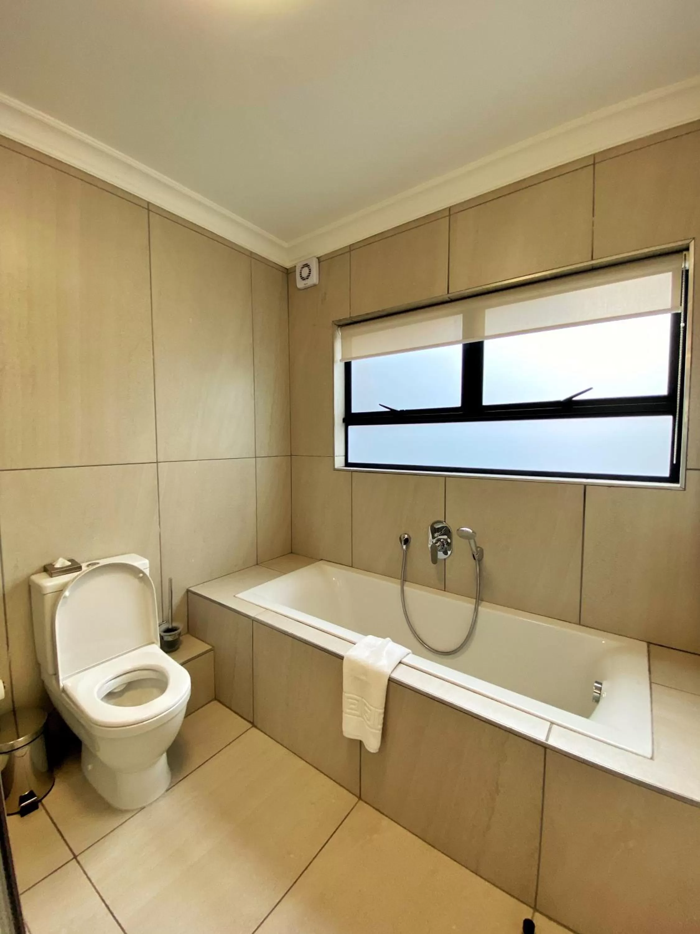 Bath in The Northcliff Boutique Hotel