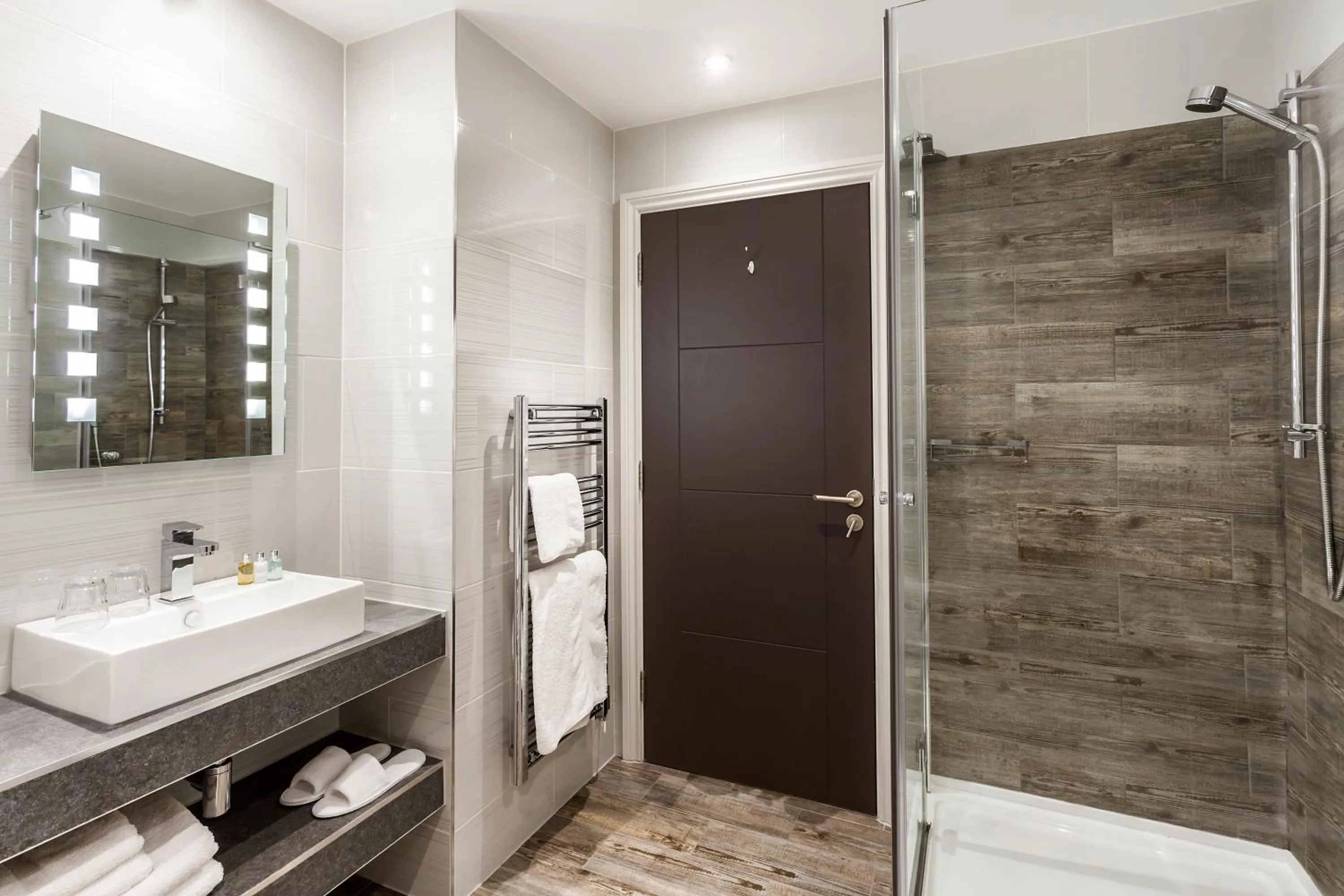 Shower in The Daffodil Hotel & Spa