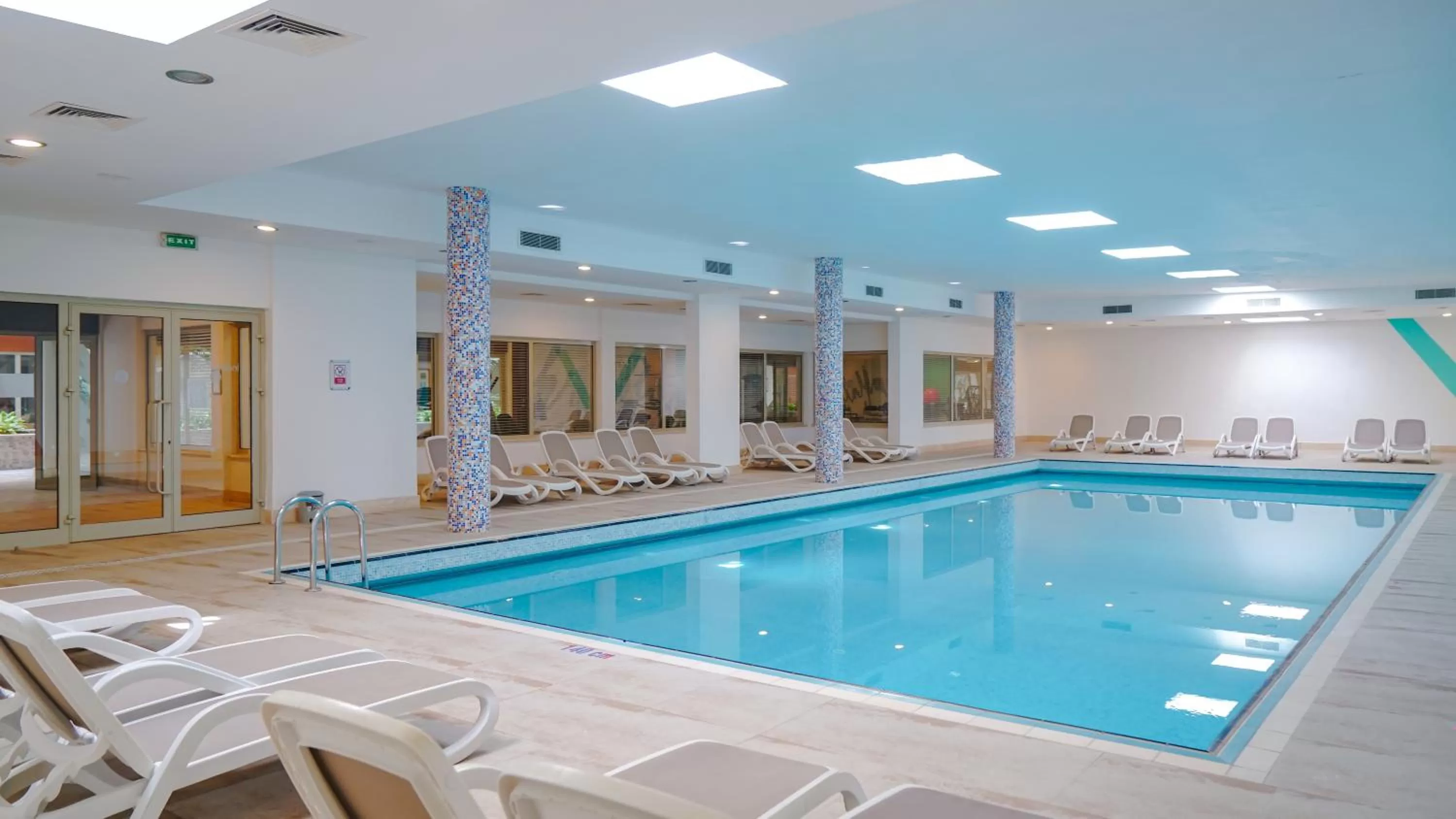 Swimming pool in Barut B Suites