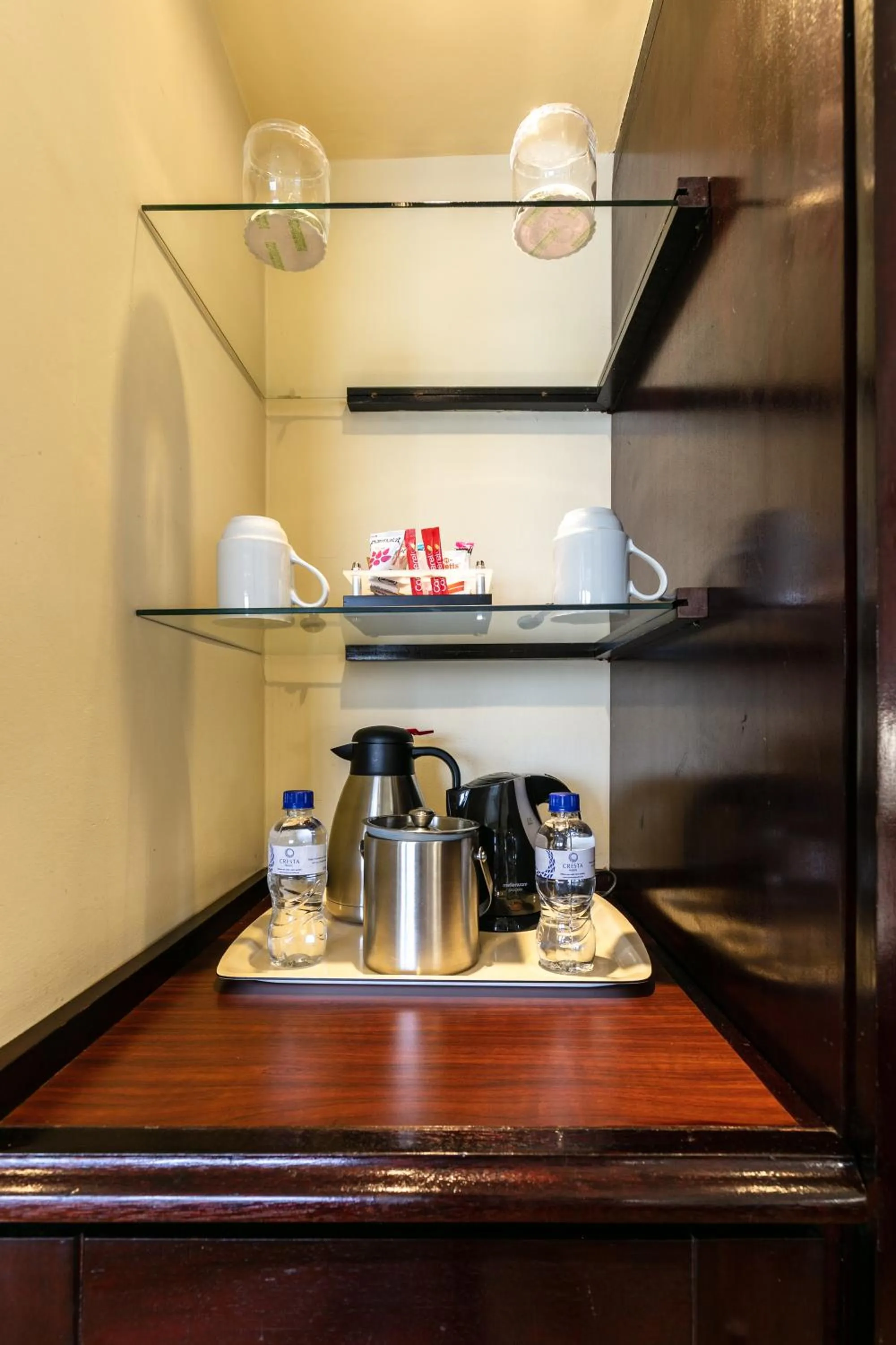 Coffee/tea facilities in Cresta President Hotel