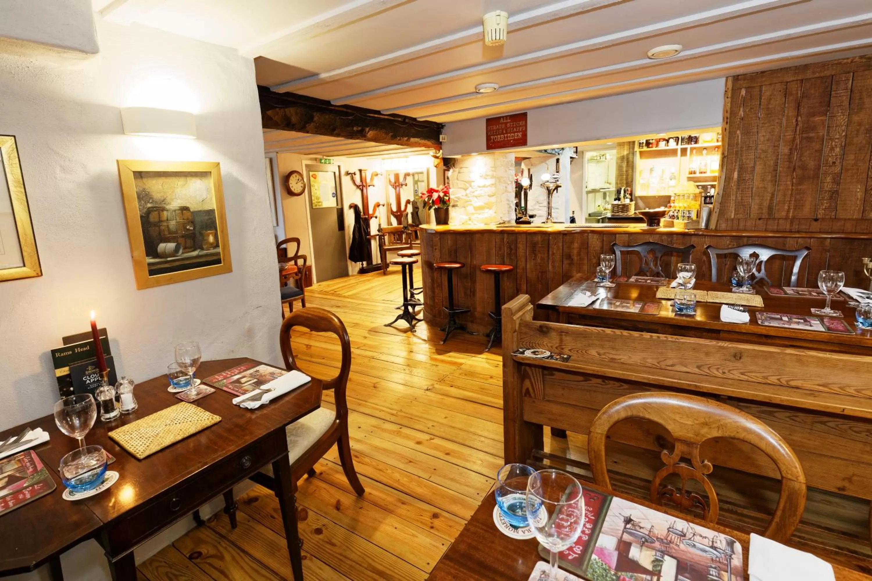 Lounge or bar in Rams Head Inn