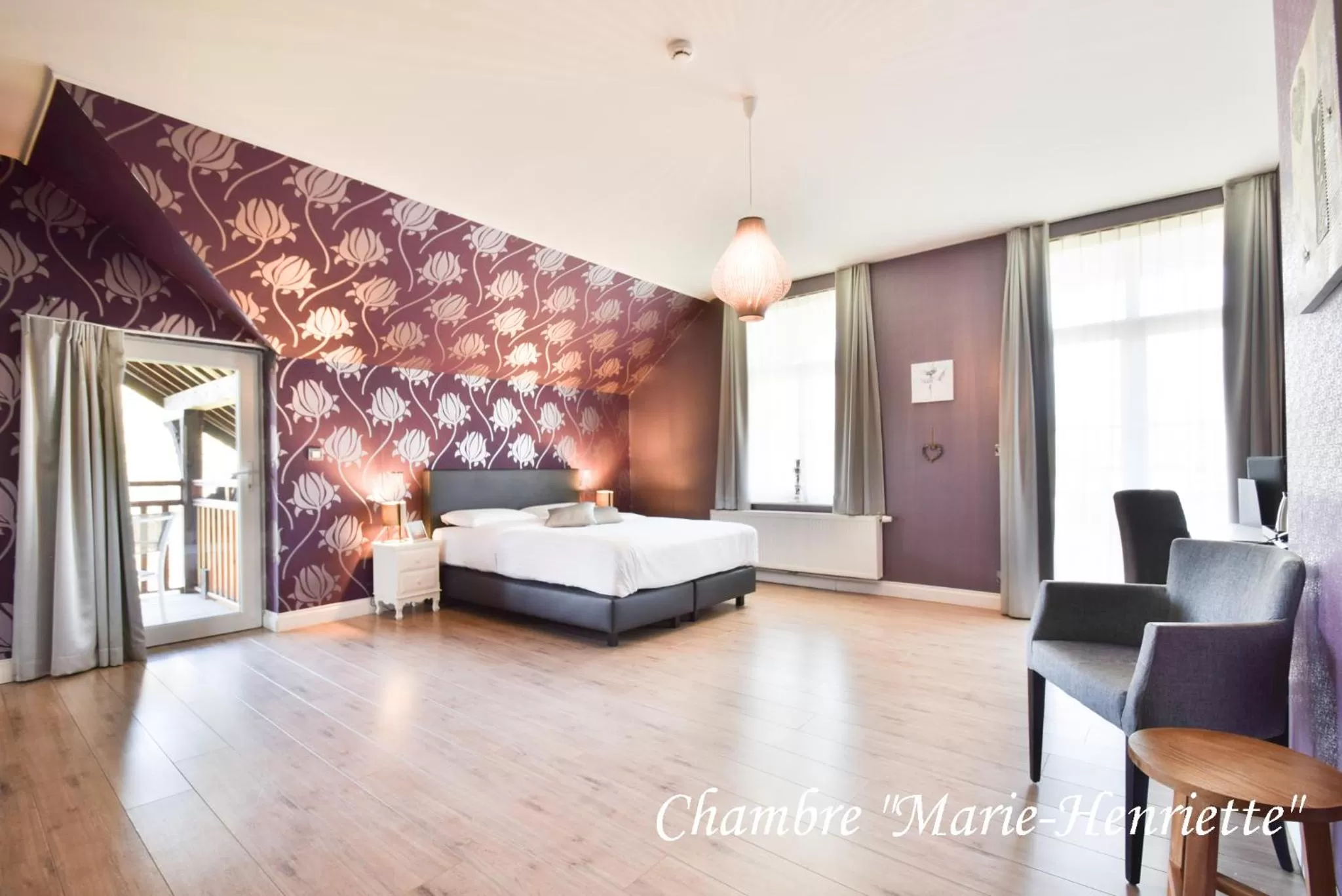 Bedroom, Bed in Hôtel l'Ecrin d'Ô