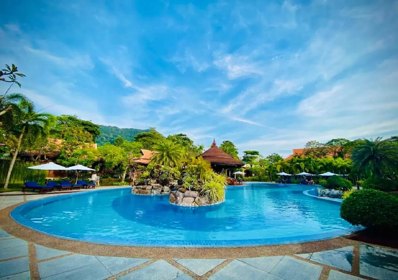 Swimming Pool in Try Palace Resort-Kep