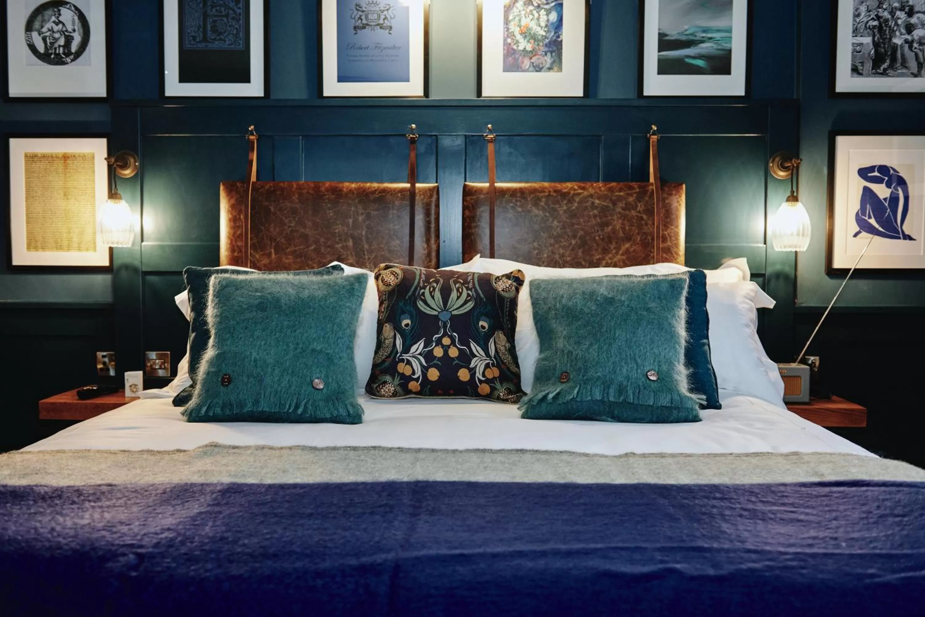 Bed in Kings Arms - Egham-Windsor