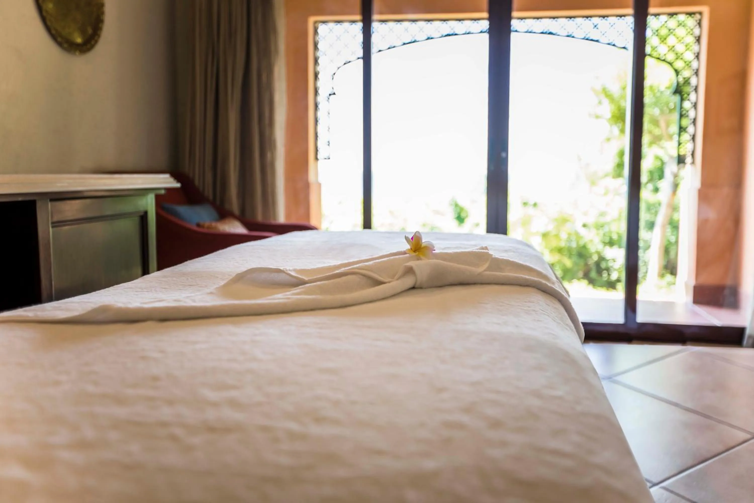 Spa and wellness centre/facilities, Bed in Avani Pemba Beach Hotel
