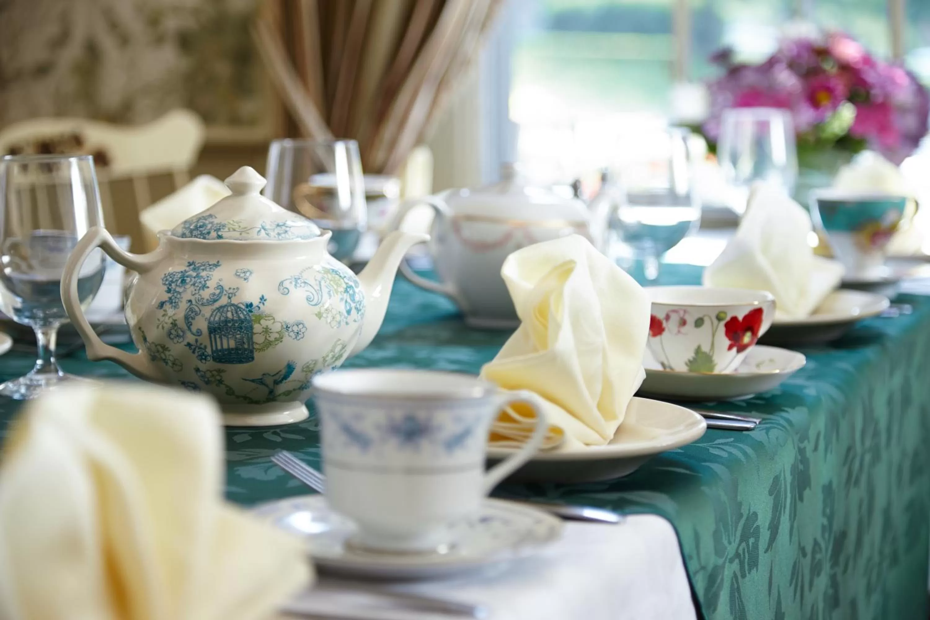 Restaurant/places to eat in Concord's Colonial Inn