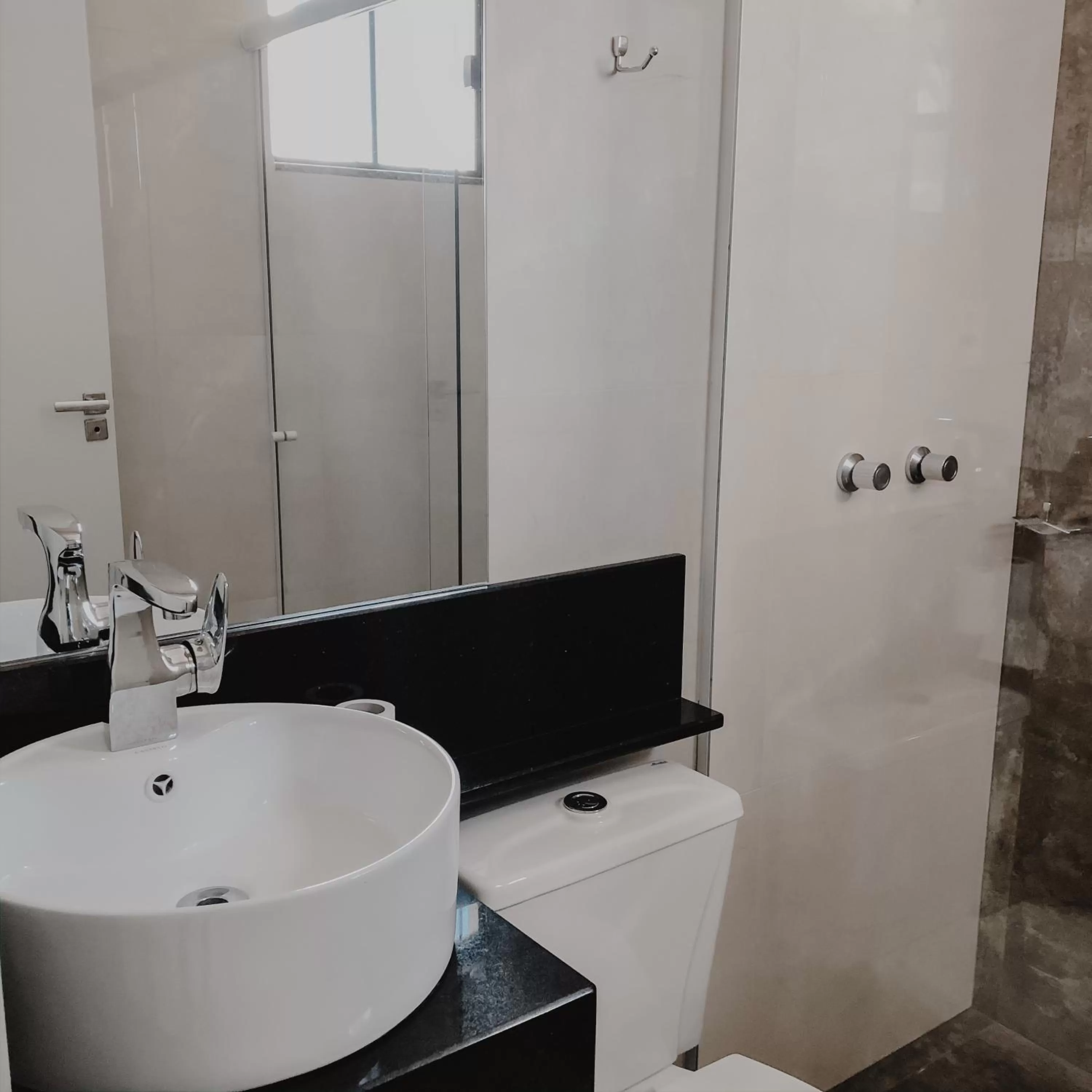 Bathroom in Petri Plaza Hotel