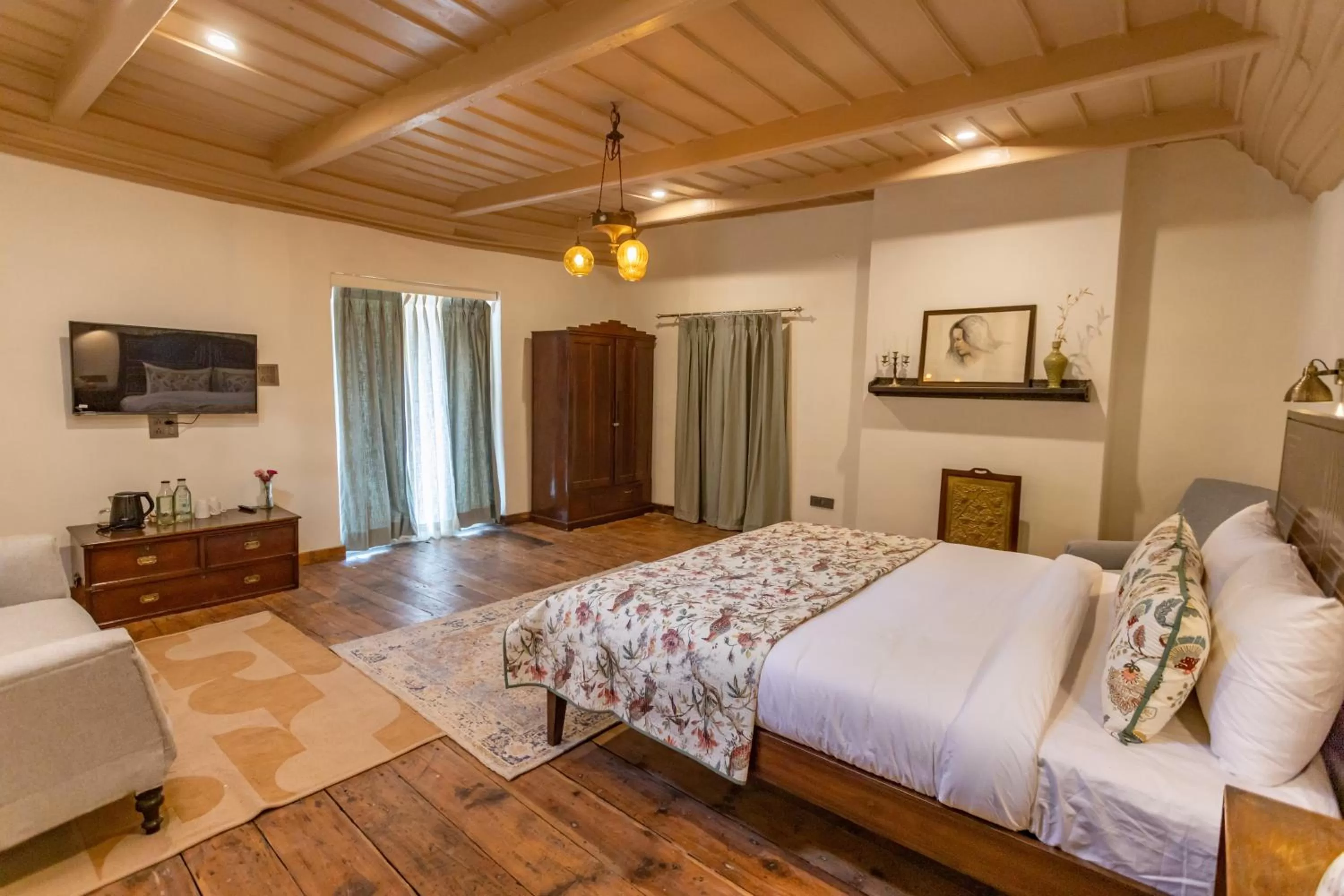 Bedroom in Seclude Shimla, Taraview