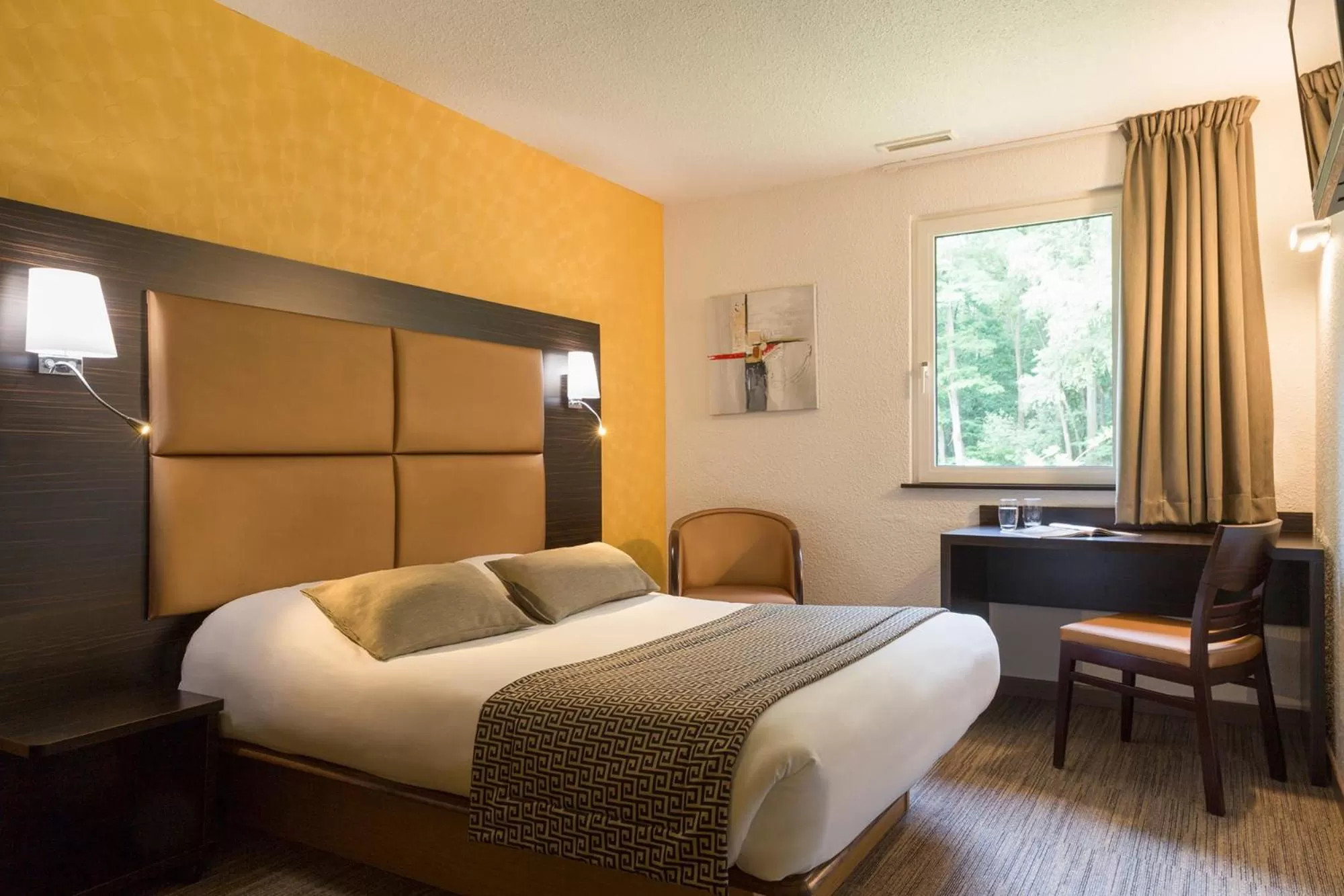 Photo of the whole room, Bed in Hôtel et Restaurant Aster, Saint-Avold Nord