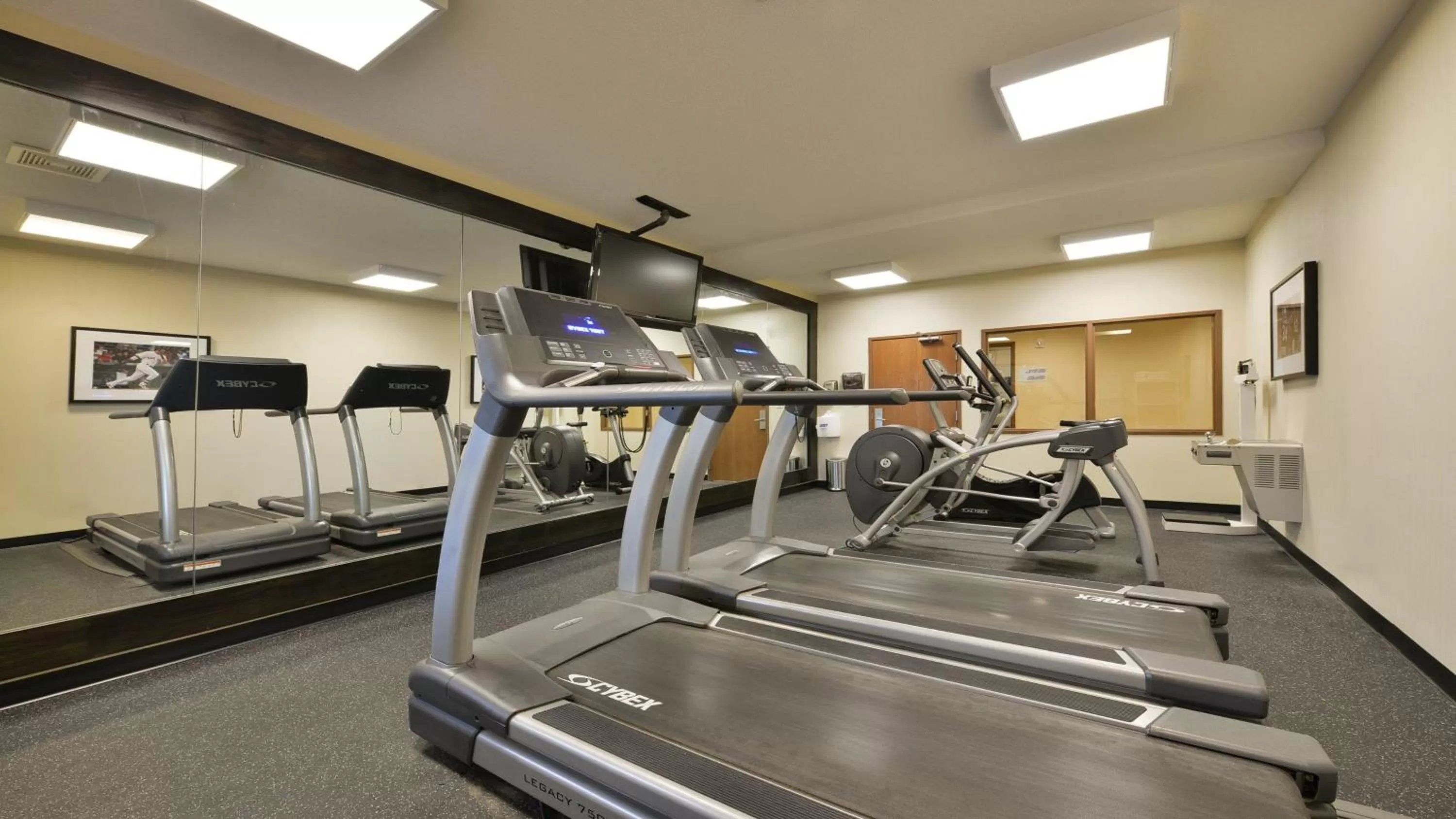 Fitness centre/facilities in Holiday Inn Express Boston-Milford by IHG