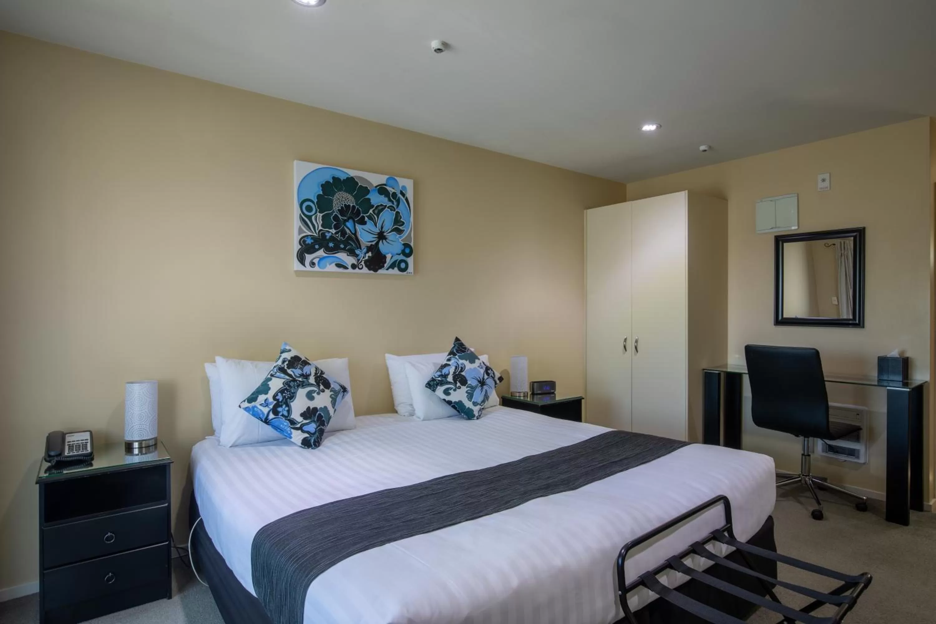 Bedroom, Bed in Abbella Lodge Motel