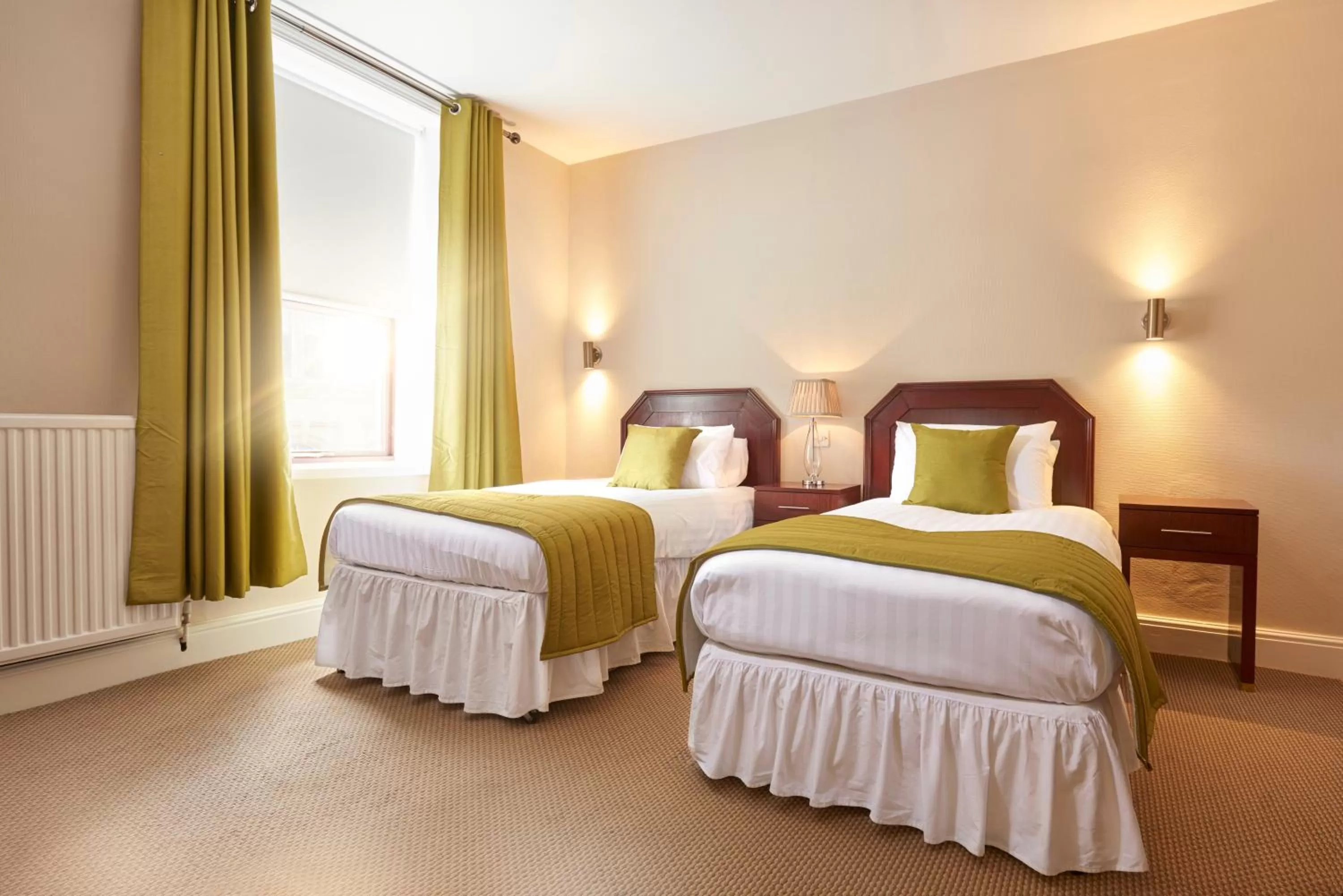 Shower in The Imperial Crown Hotel