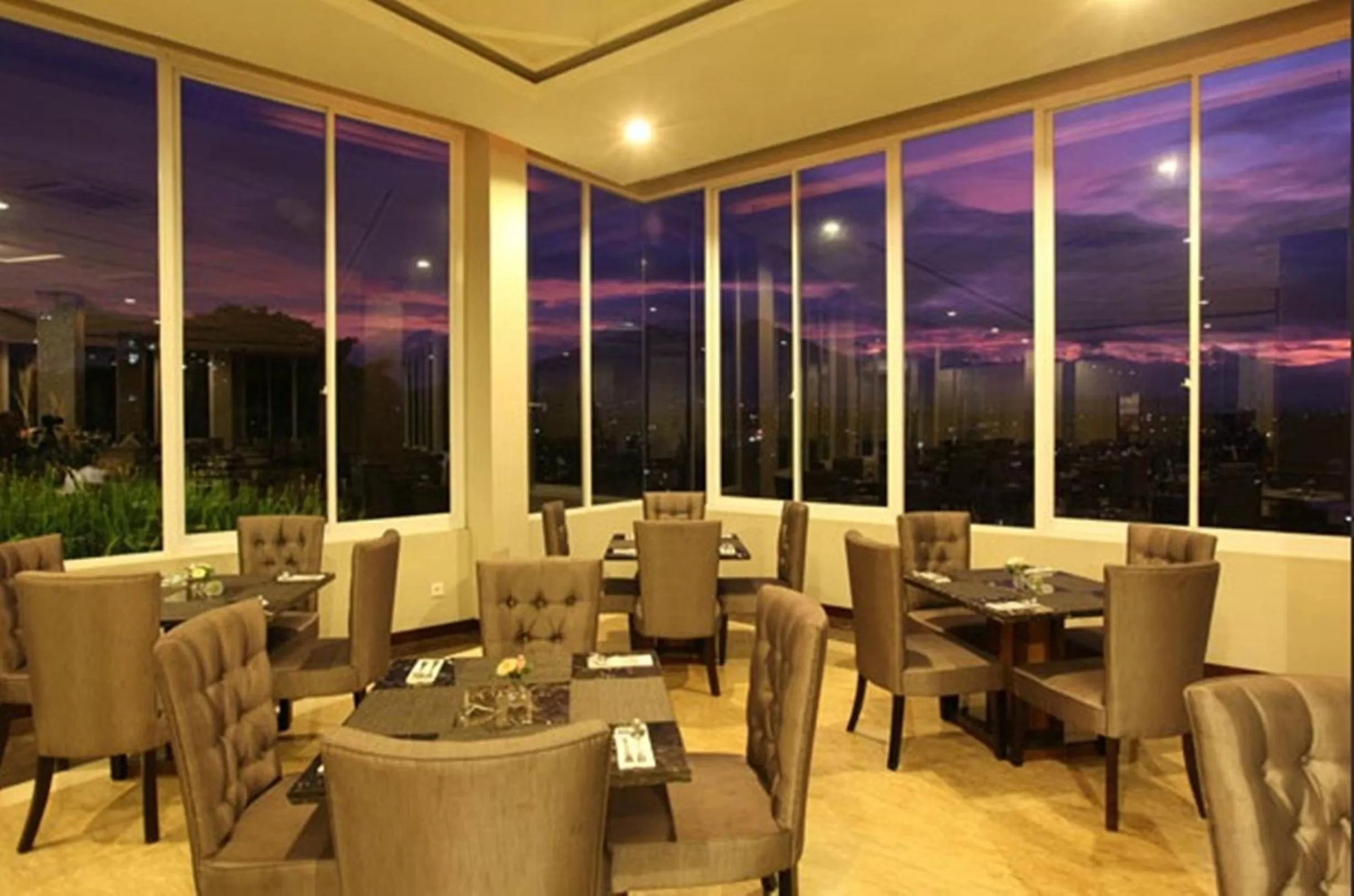 Restaurant/places to eat in Royal Hotel Bogor