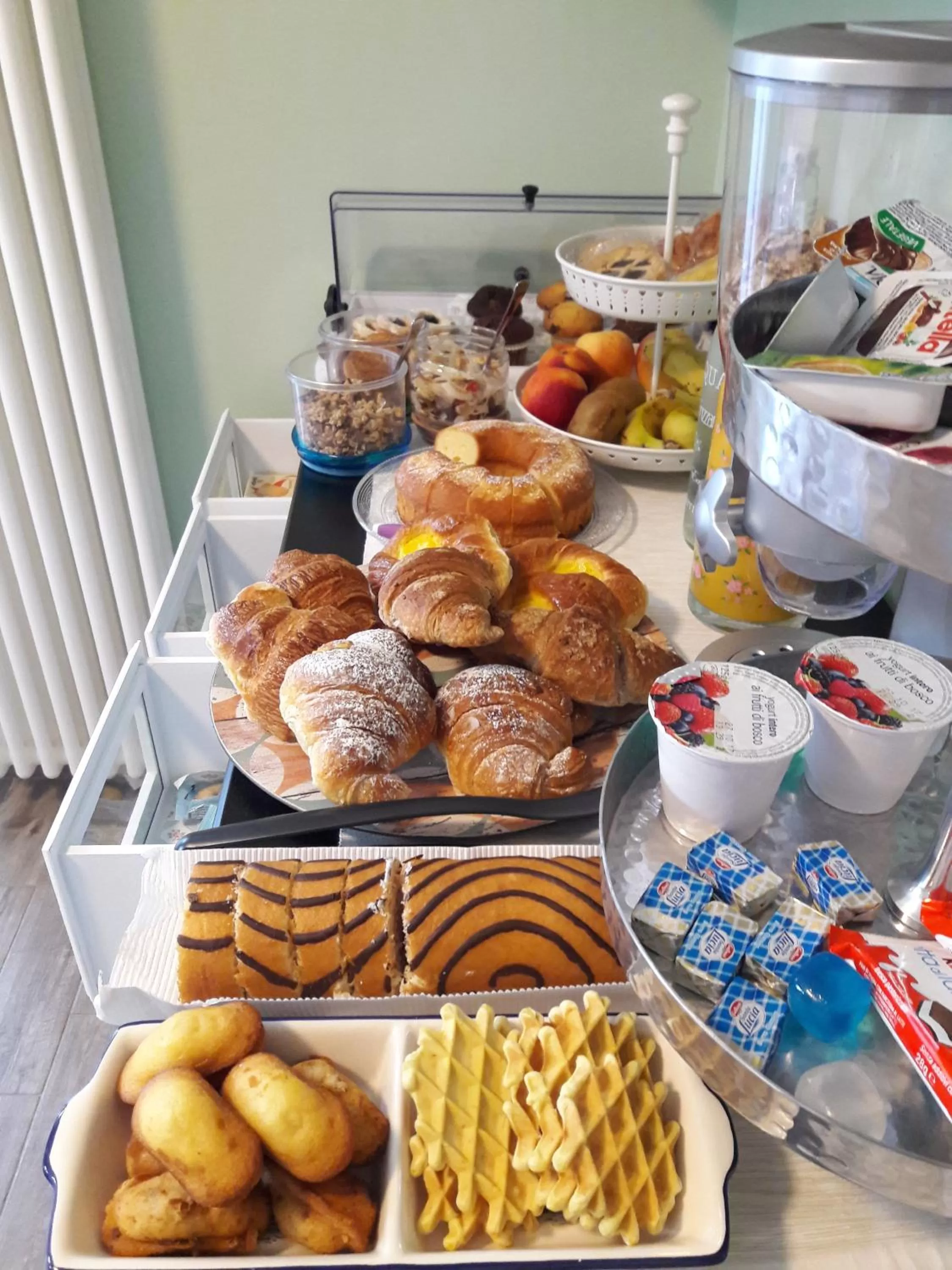 Continental breakfast in B&B Incanto sotto il mare