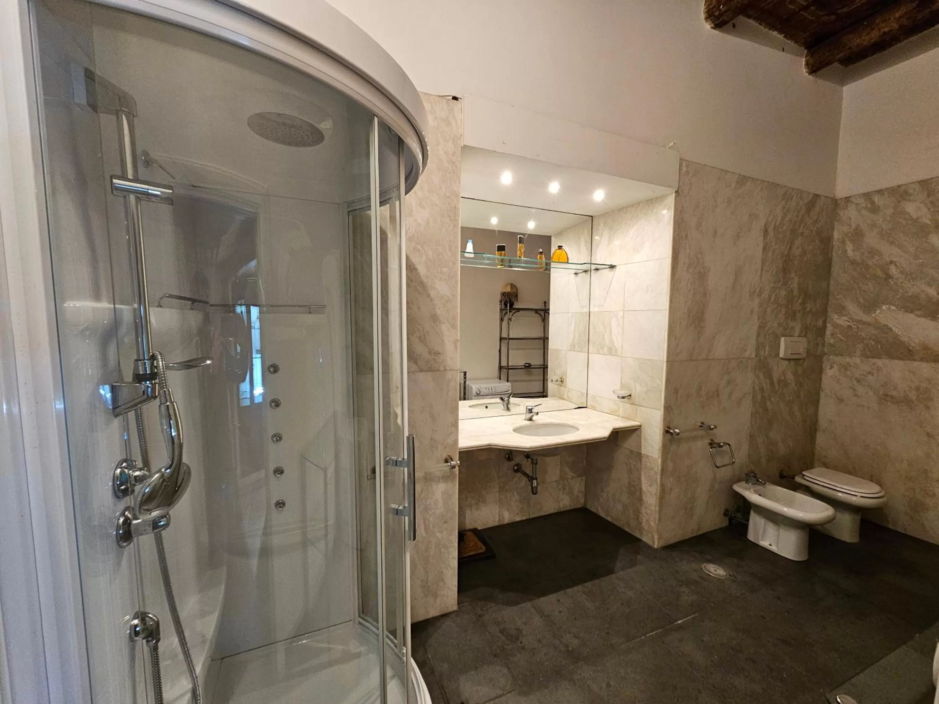 Shower in The Spanish Palace, Suites, Rooms, Apartments & Terraces