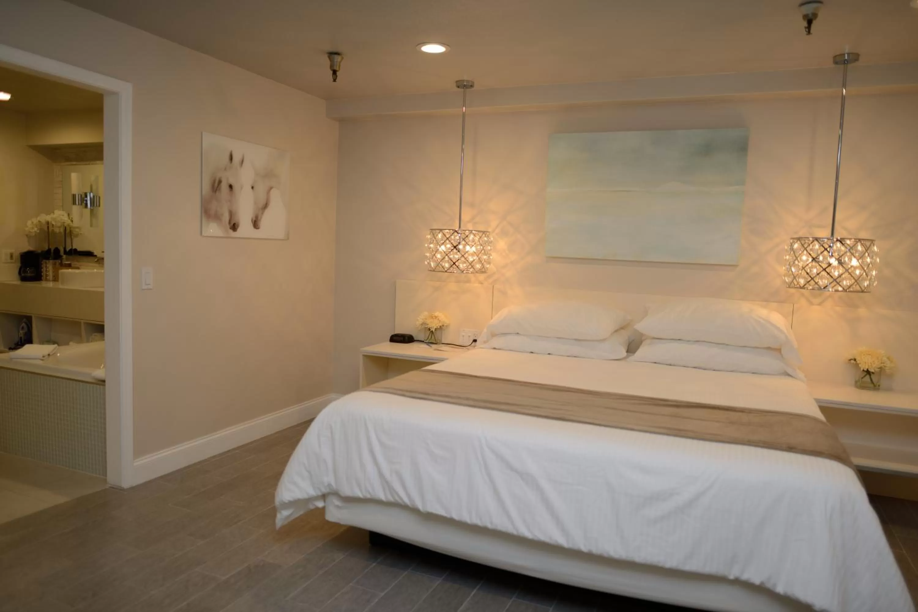 Hot Tub, Bed in Hotel Le Reve Pasadena