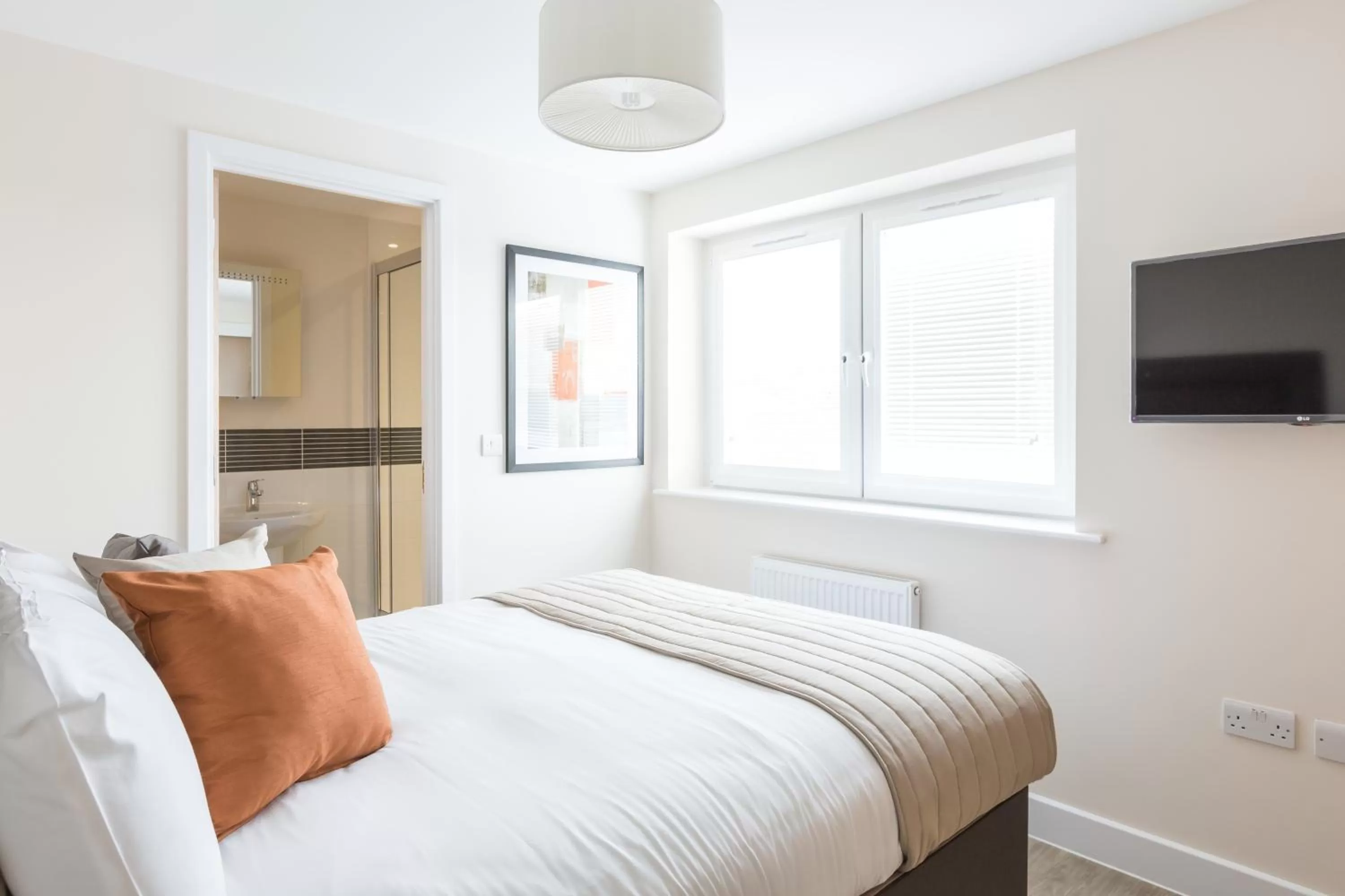 Photo of the whole room, Bed in House of Fisher - Central Gate