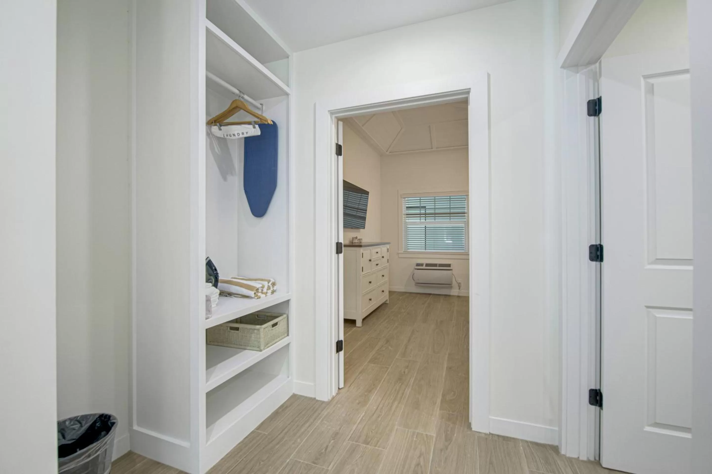 Bed in Casey Key Resorts - Beachfront