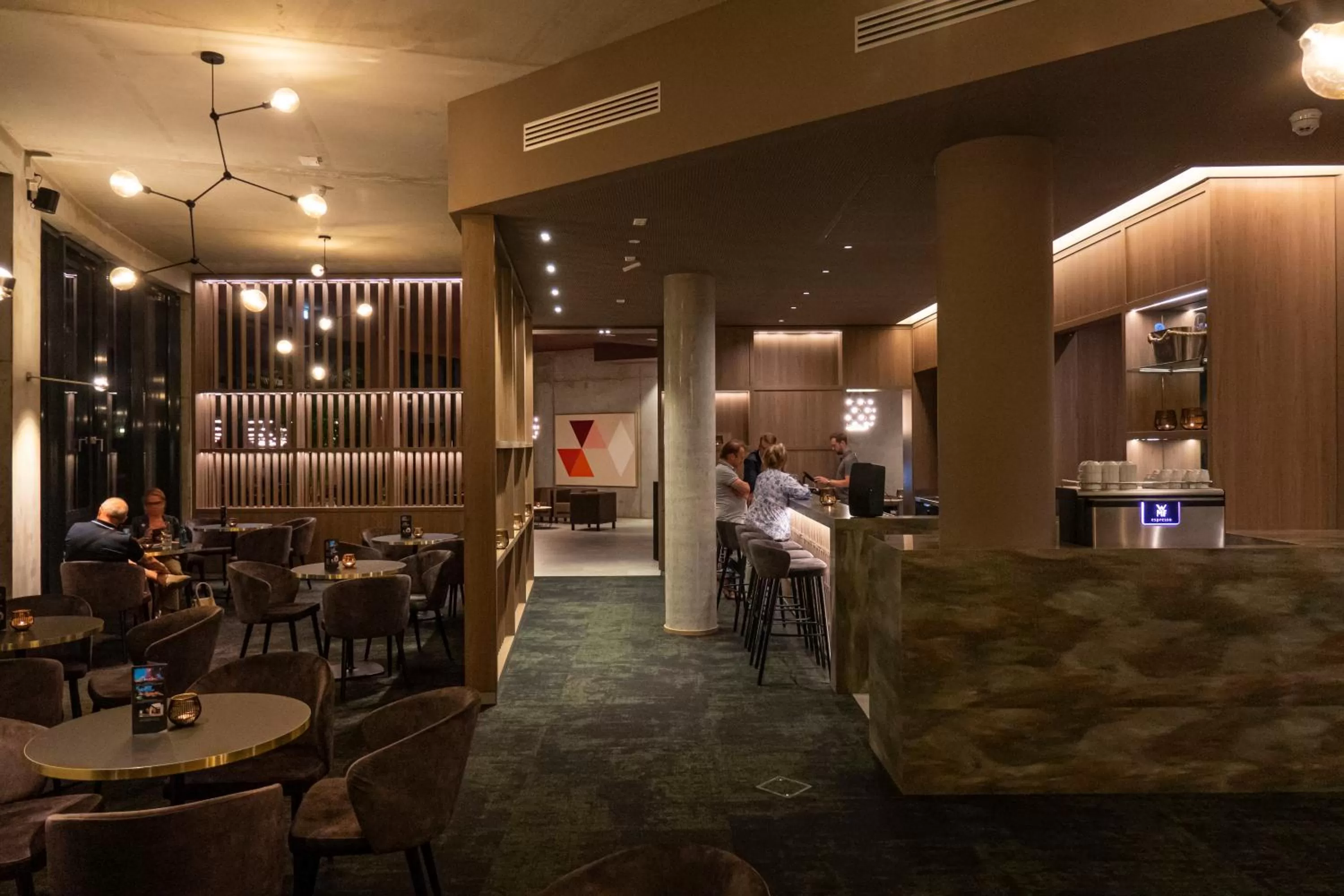 Lounge or bar in H24 Stadthotel Bernau